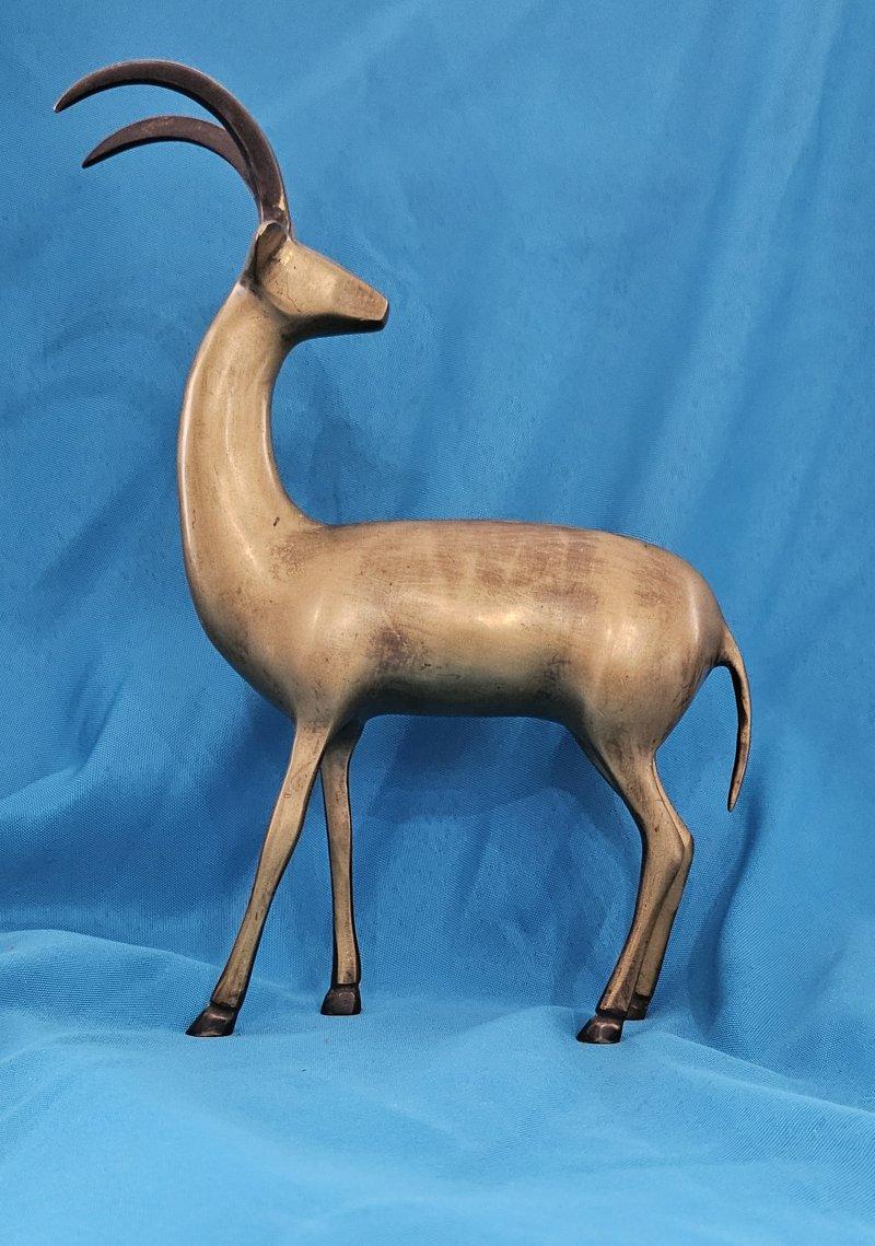 Inconnu 10.5 Inch MCM Brass Antelope Sculpture Loet Vanderveen Style - CLOSING SALE en vente