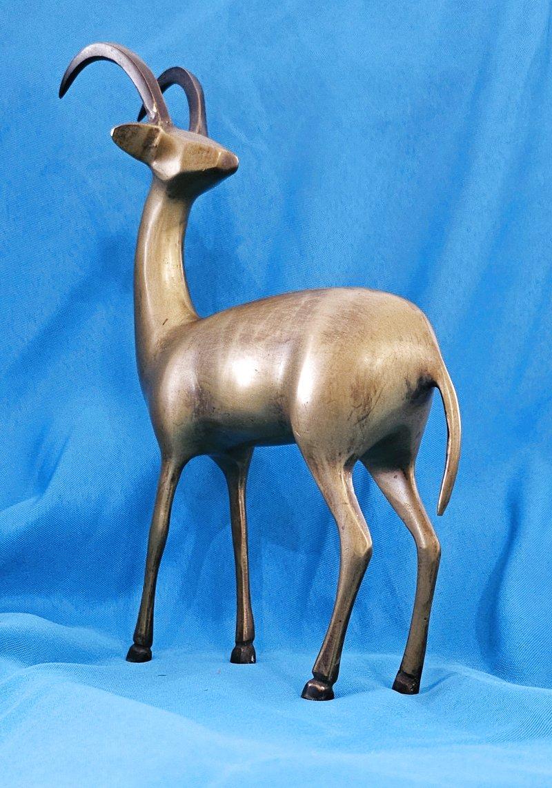 10.5 Inch MCM Brass Antelope Sculpture Loet Vanderveen Style - CLOSING SALE Bon état - En vente à Warrenton, OR