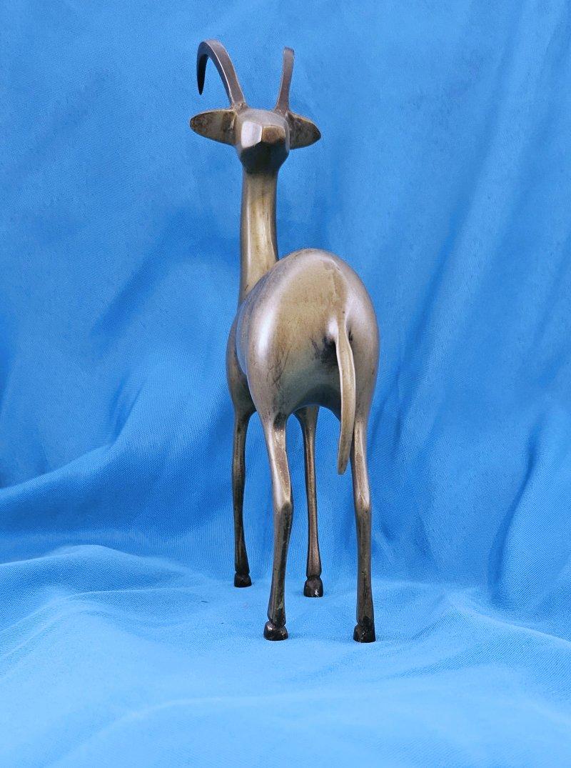 Métal 10.5 Inch MCM Brass Antelope Sculpture Loet Vanderveen Style - CLOSING SALE en vente