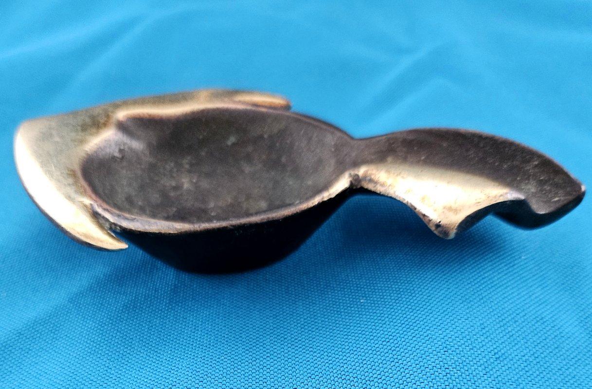 Mid-Century Modern MCM / Vintage Brass (or Bronze?) Stylized Fish Shaped Ashtray For Sale