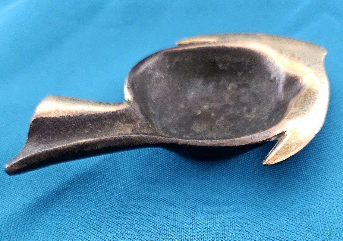 MCM / Vintage Brass (or Bronze?) Stylized Fish Shaped Ashtray For Sale 2