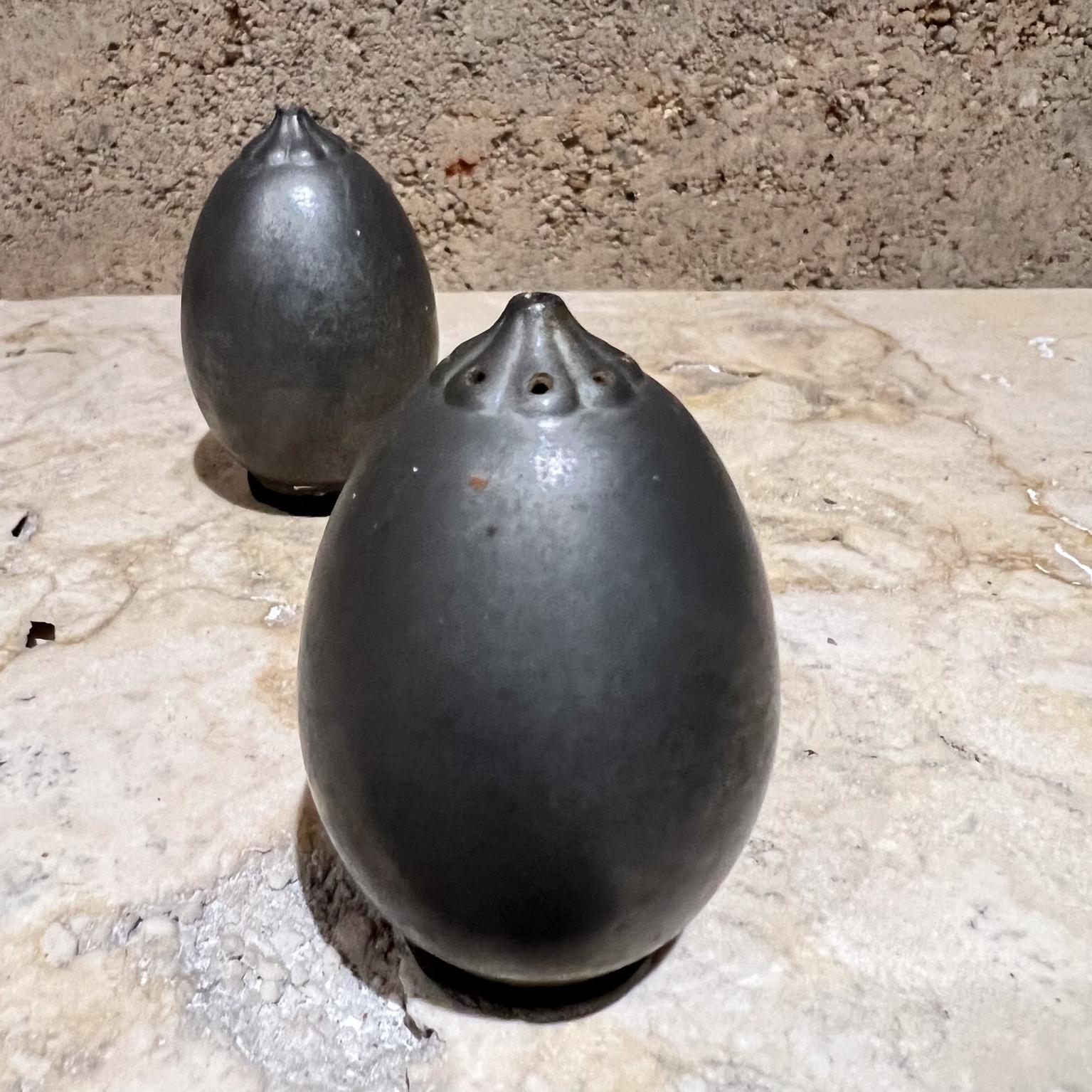 20ième siècle 1940s Just Andersen Salière et Poivrière en étain Danmark en vente