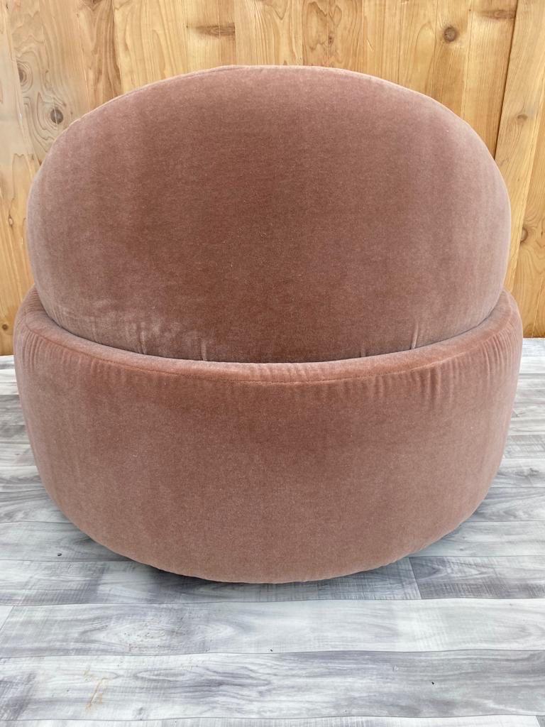 Hand-Crafted MCM Vladimir Kagan “Comete” Sofa for Roche Bobois Newly Upholstered Blush Mohair