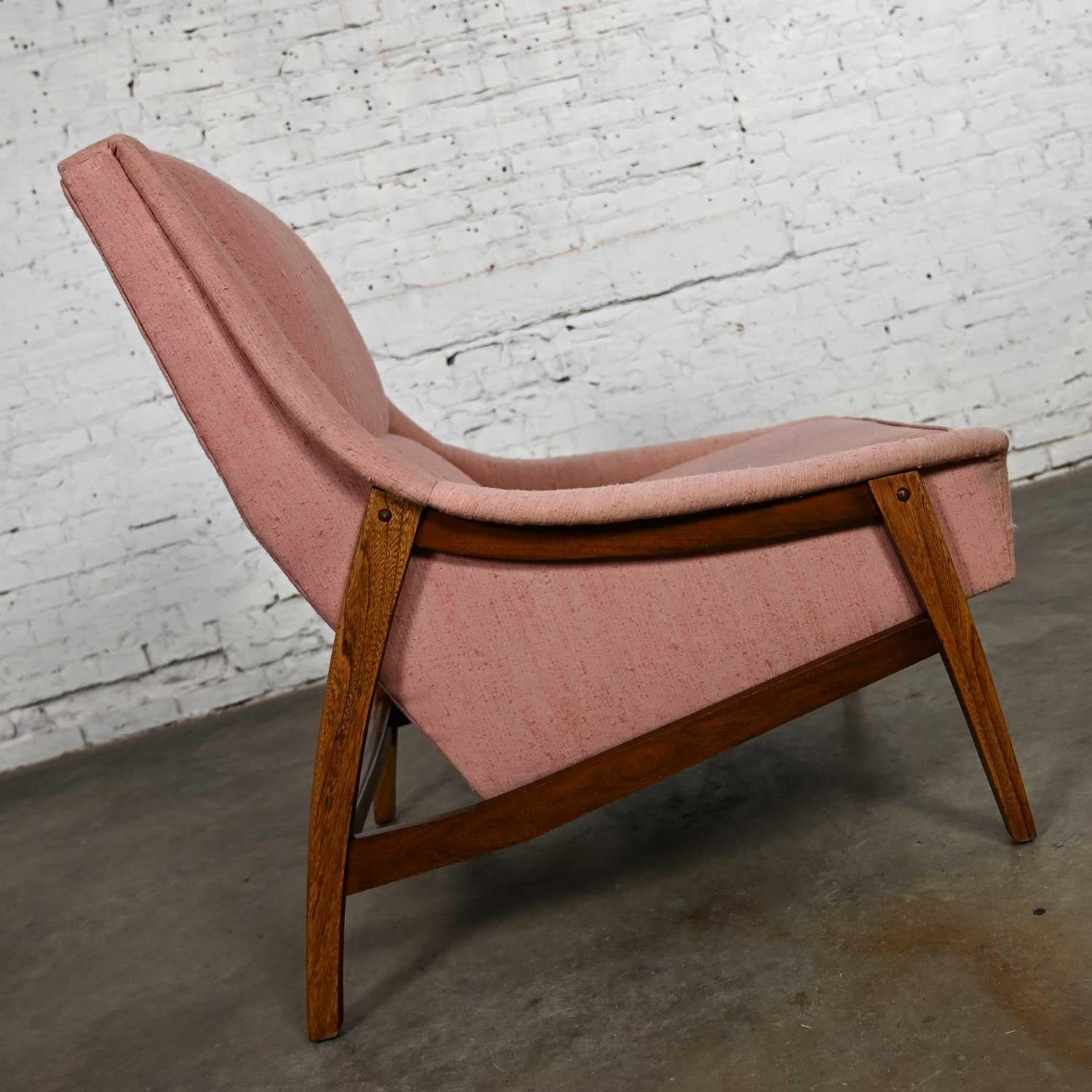 Mid-Century Modern MCM Walnut & Ash Frame with Pink Fabric Lounge Chair Style of Dux or Kroehler For Sale