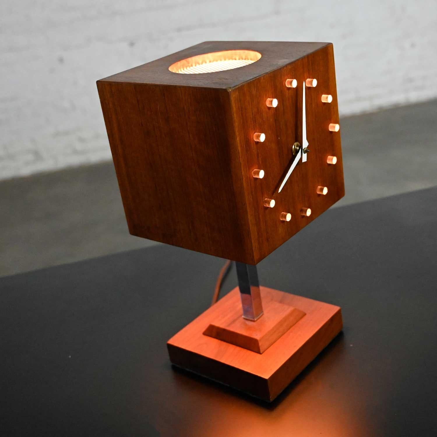 MCM Walnut & Chrome Cube Clock Lamp by V. H. Woolums Style Howard Miller Clocks 5