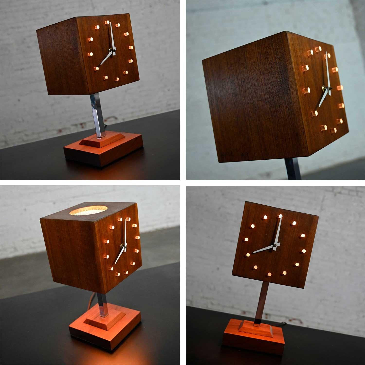 MCM Walnut & Chrome Cube Clock Lamp by V. H. Woolums Style Howard Miller Clocks 10