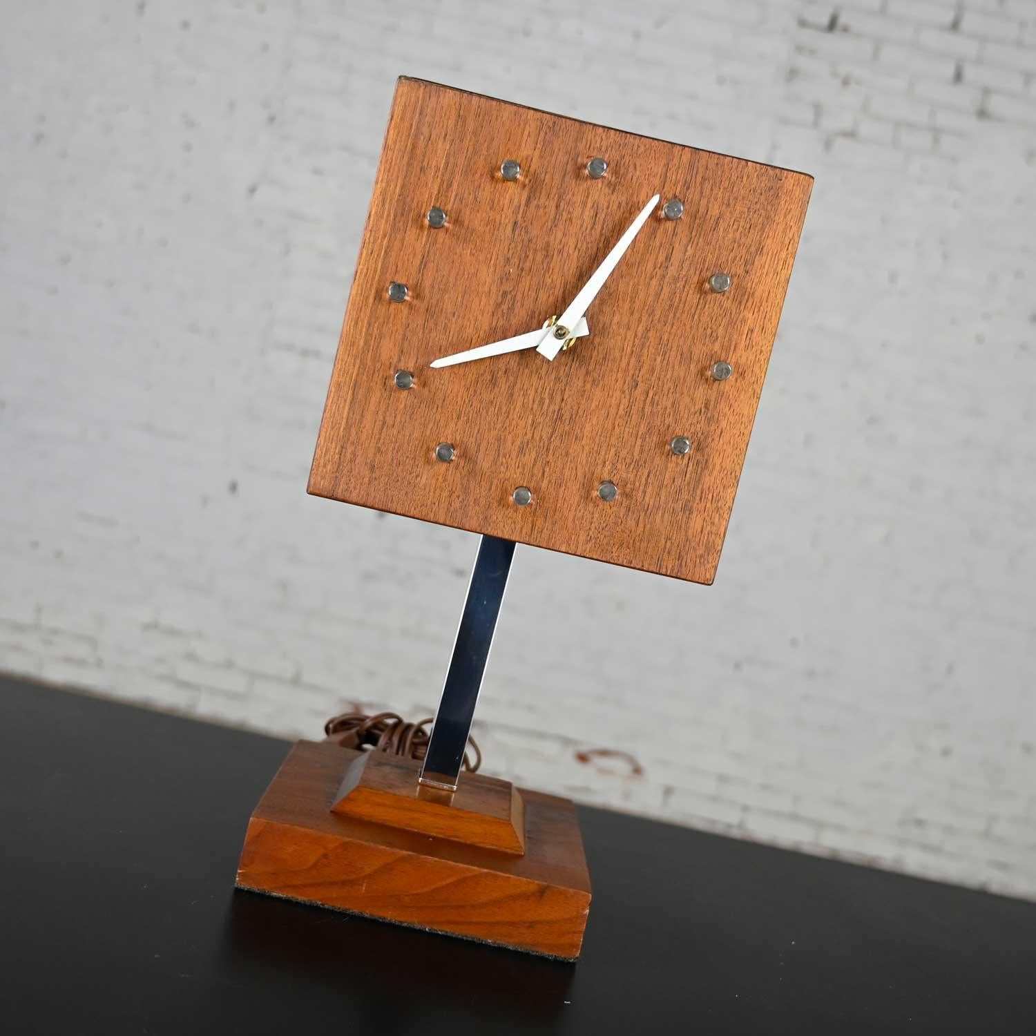 Mid-Century Modern MCM Walnut & Chrome Cube Clock Lamp by V. H. Woolums Style Howard Miller Clocks
