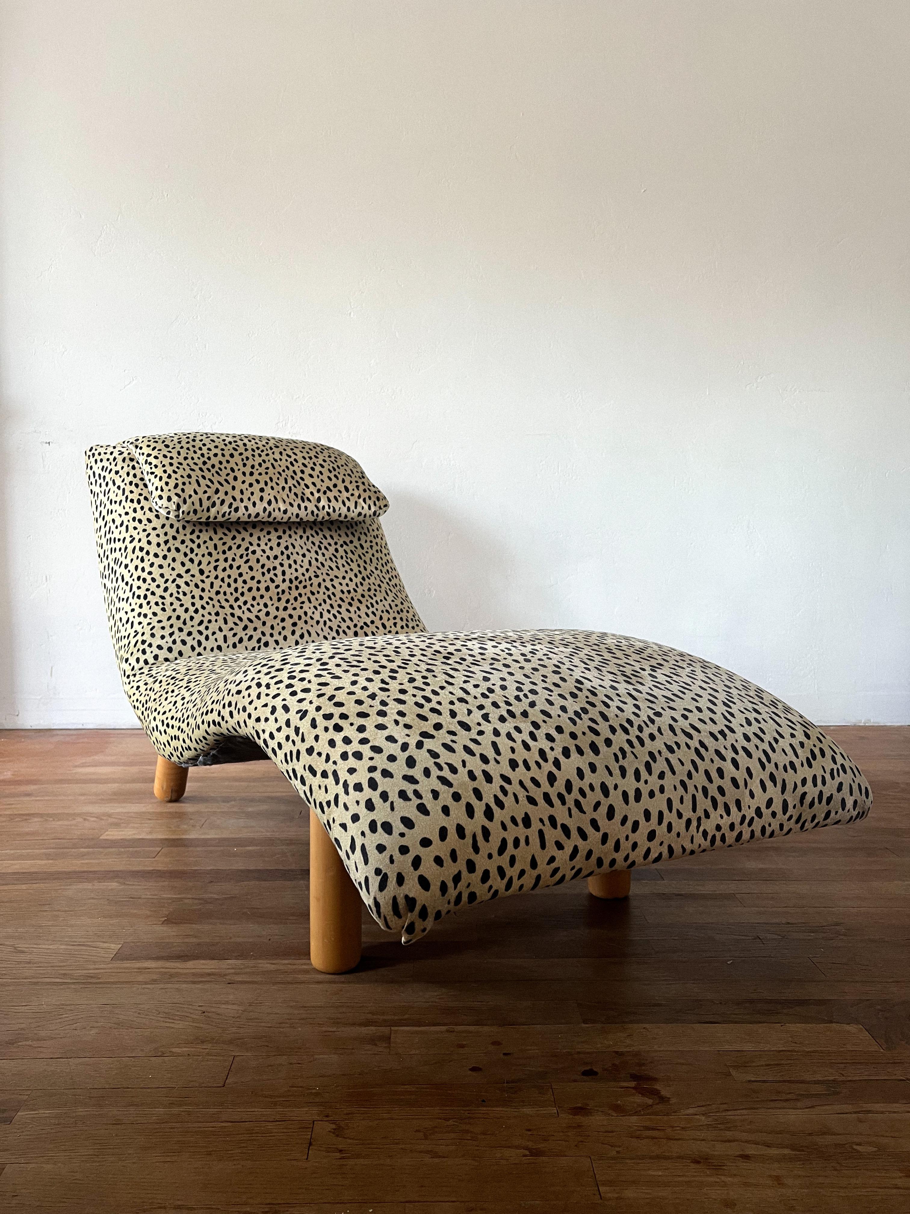 Late 20th Century MCM Wave Chaise Attributed to Enricho Bartolini