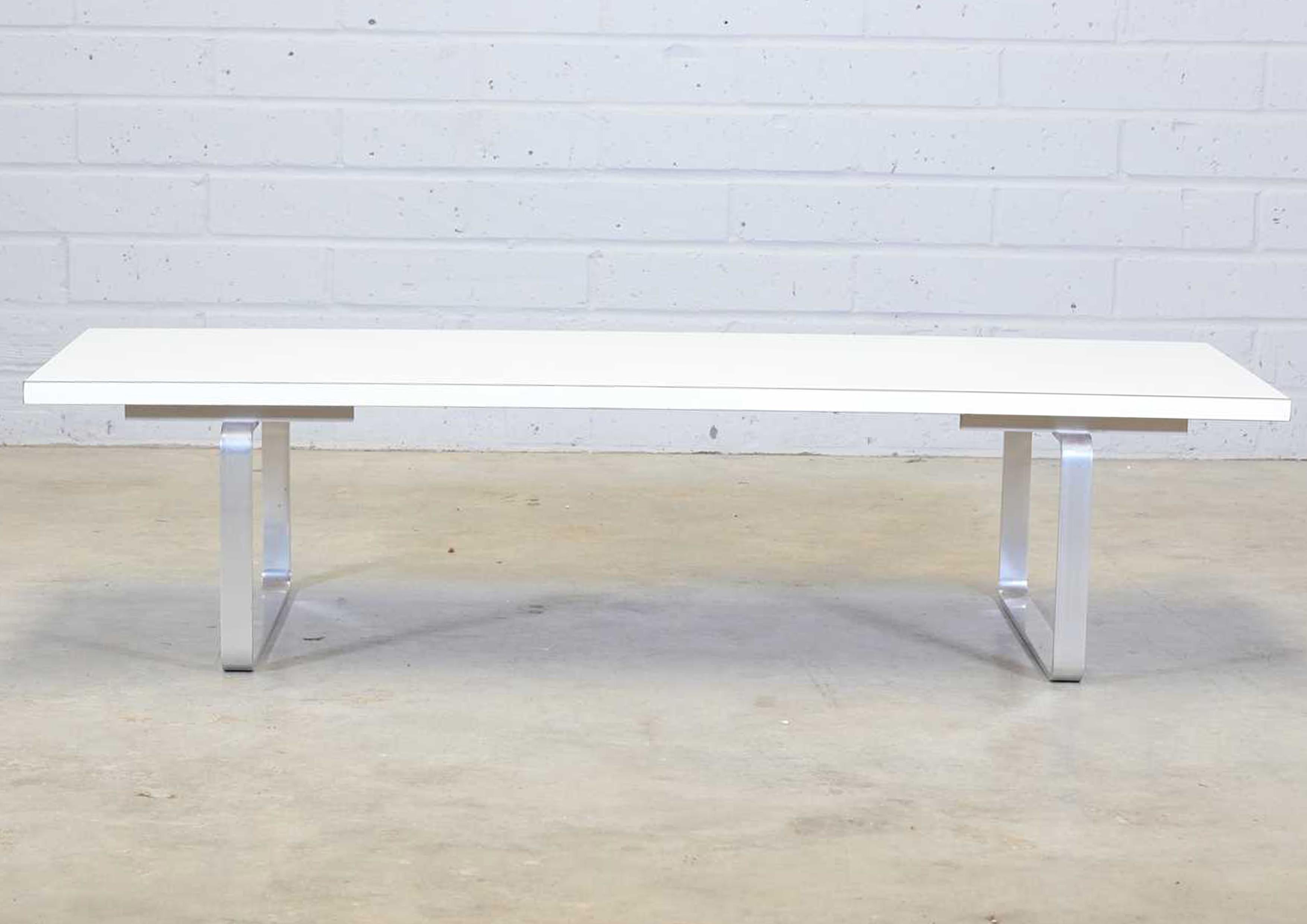 Mid-Century Modern Table basse moderniste MCM avec plateau en formica blanc et acier par William Plunkett, années 60 en vente