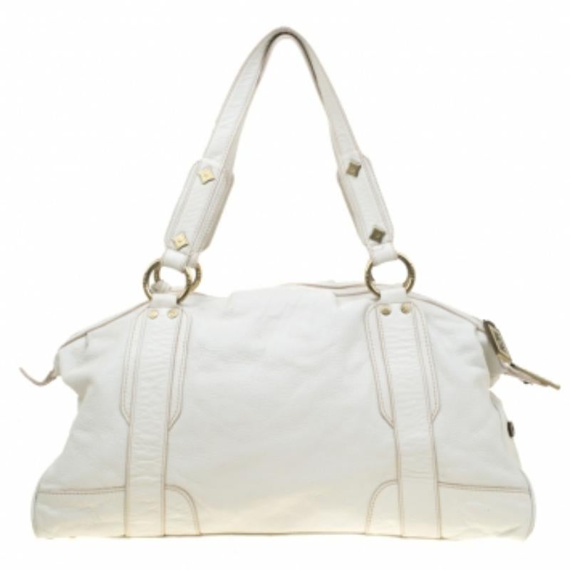 Look stately and gorgeous while flaunting this MCM bag. Crafted in leather, it is sure to make an impressive style statement, no matter what the occasion is. This piece has a nylon-lined spacious interior which adds to its style and durability. This