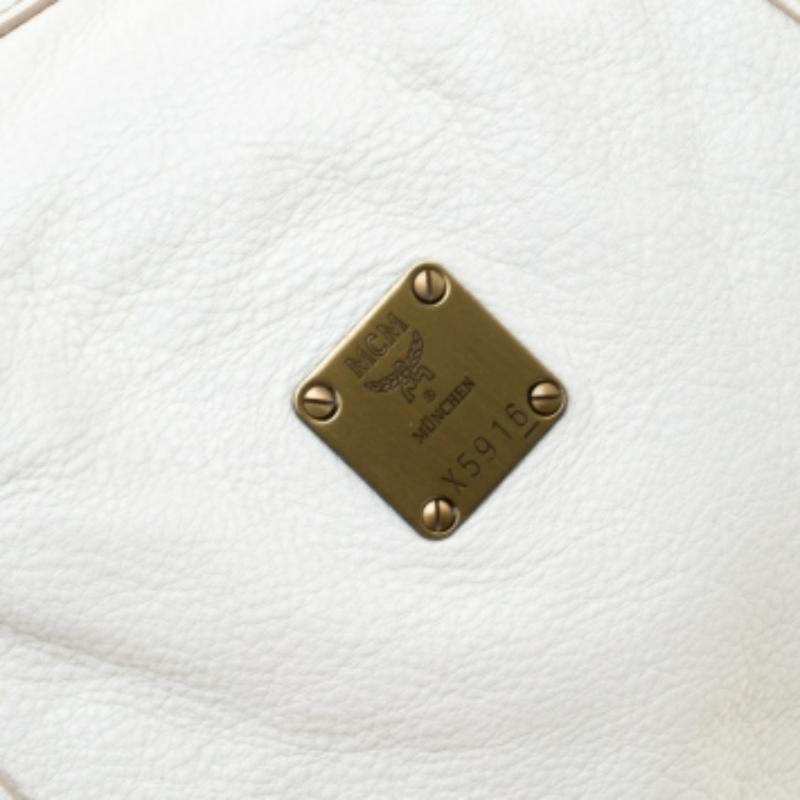 MCM Cartera con borla de piel blanca en venta 1