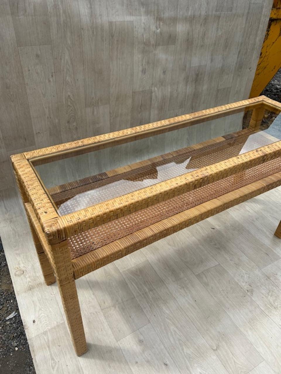 Hand-Crafted MCM Woven Rattan & Glass Two-Tier Console Table & Wall Mirror Set, Italy, 1970 For Sale