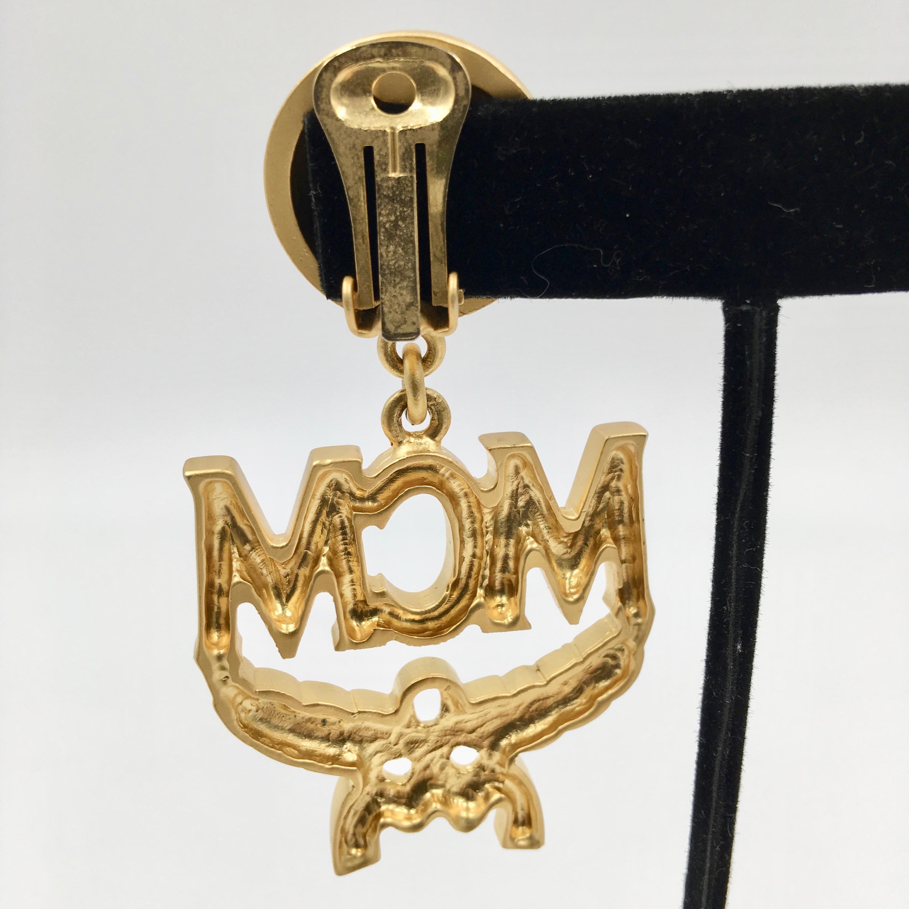Contemporain MCM Clips d'oreilles en forme de couronne avec logo en or mat en vente