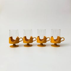 Tasse à enfiler MCM en verre jaune par Corning - Lot de 4