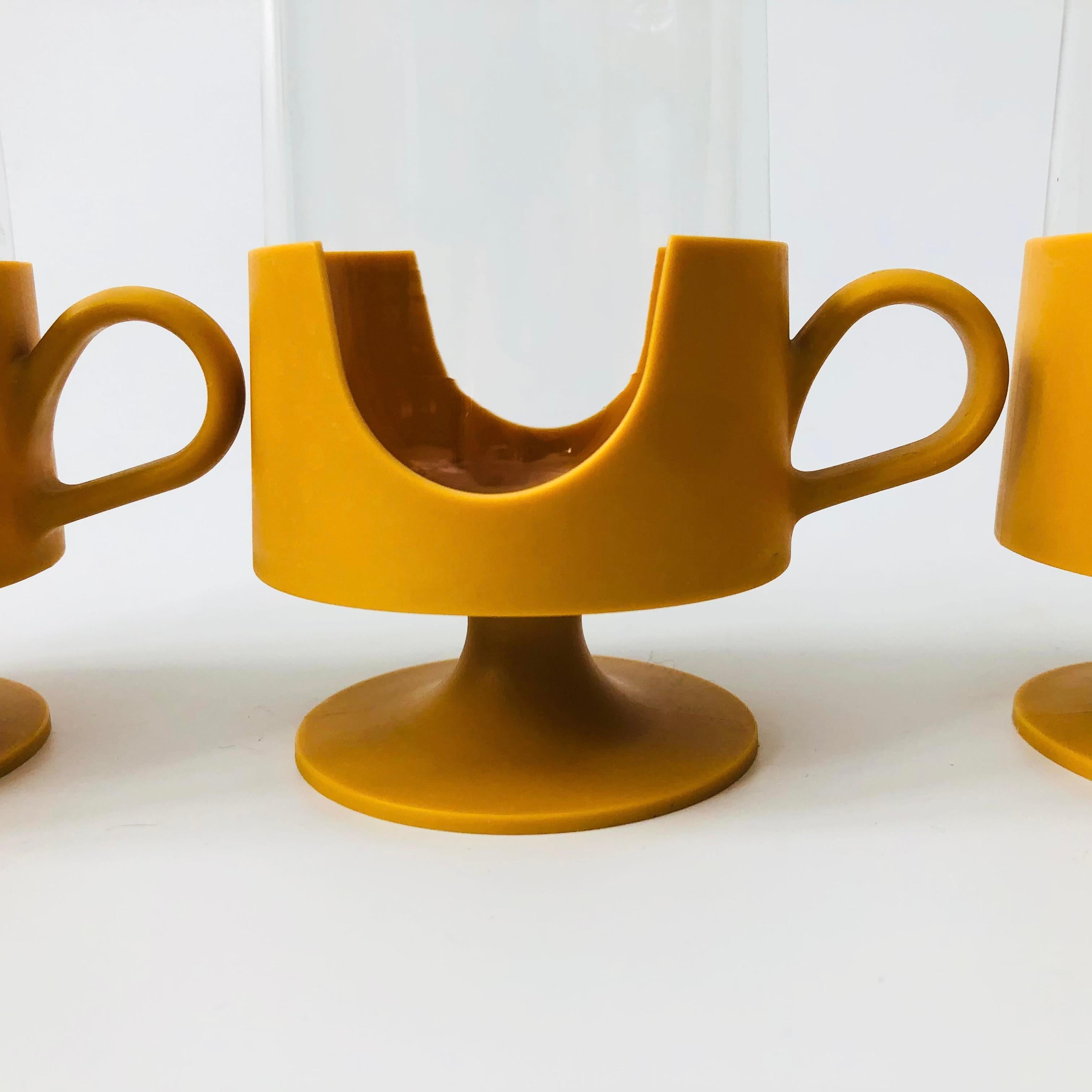 20th Century MCM Yellow Glass-Snap Mugs by Corning - Set of 4 For Sale