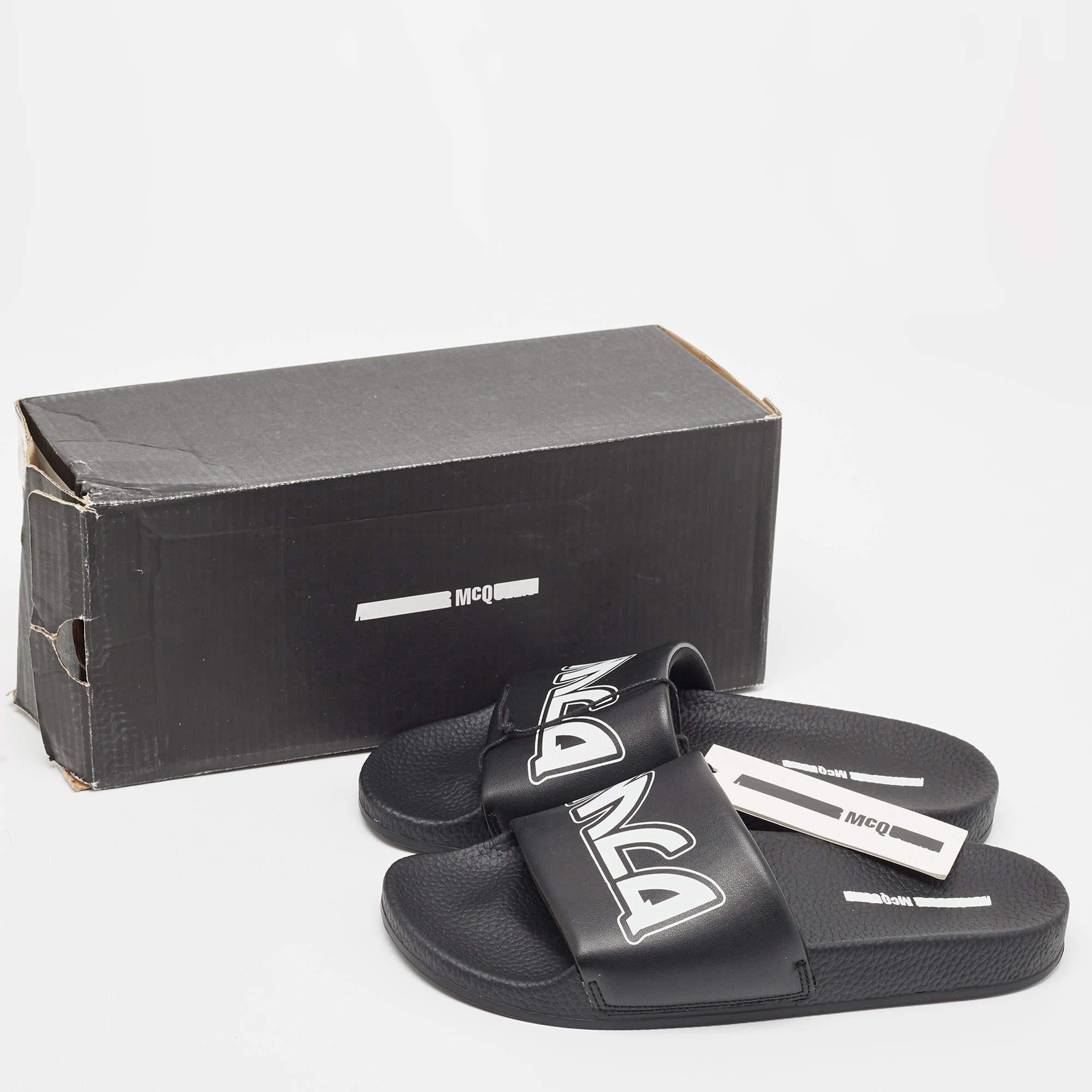 McQ by Alexander McQueen Black Leather and Rubber Logo Pool Slides Size 40 For Sale 5