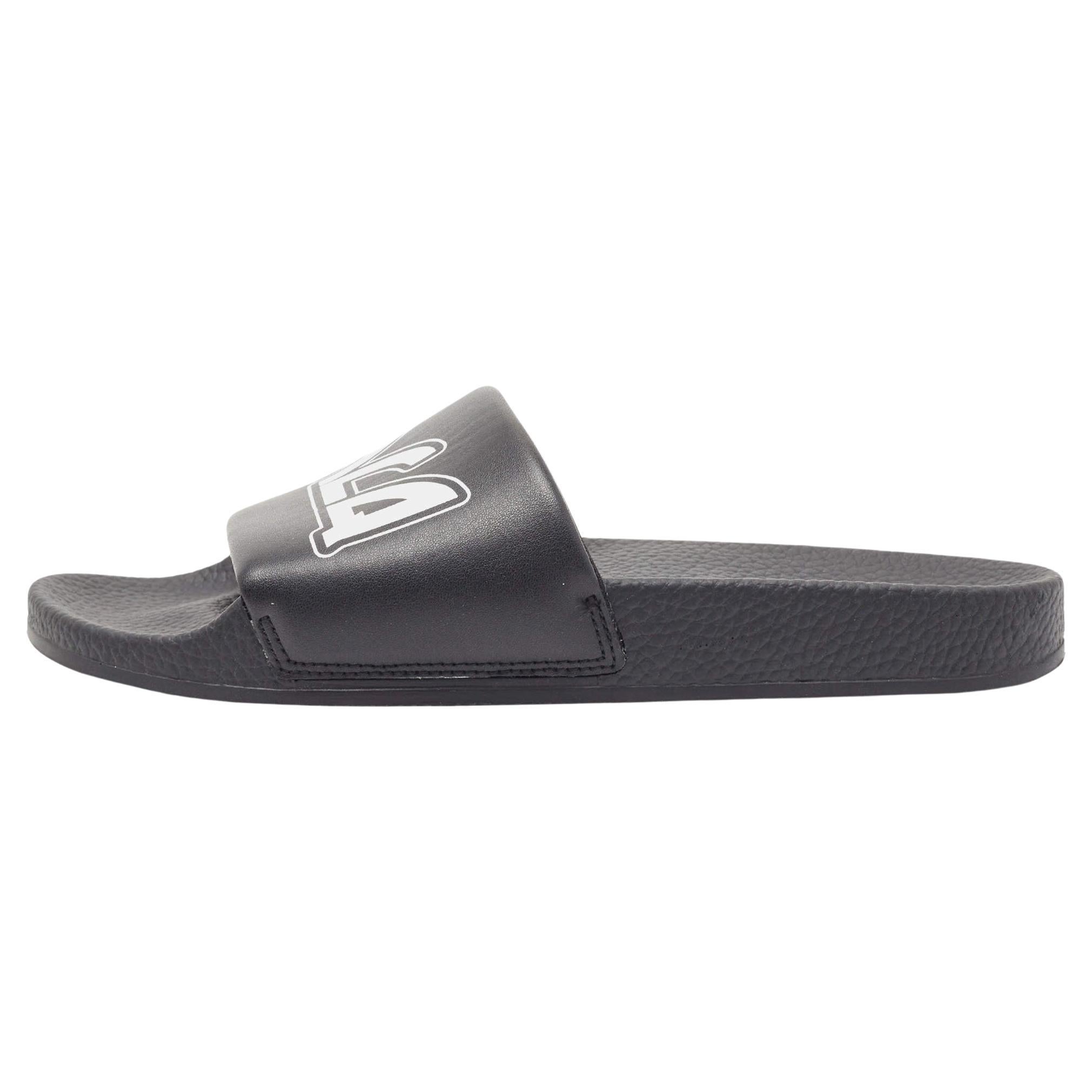 McQ by Alexander McQueen Black Leather and Rubber Logo Pool Slides Size 40 For Sale