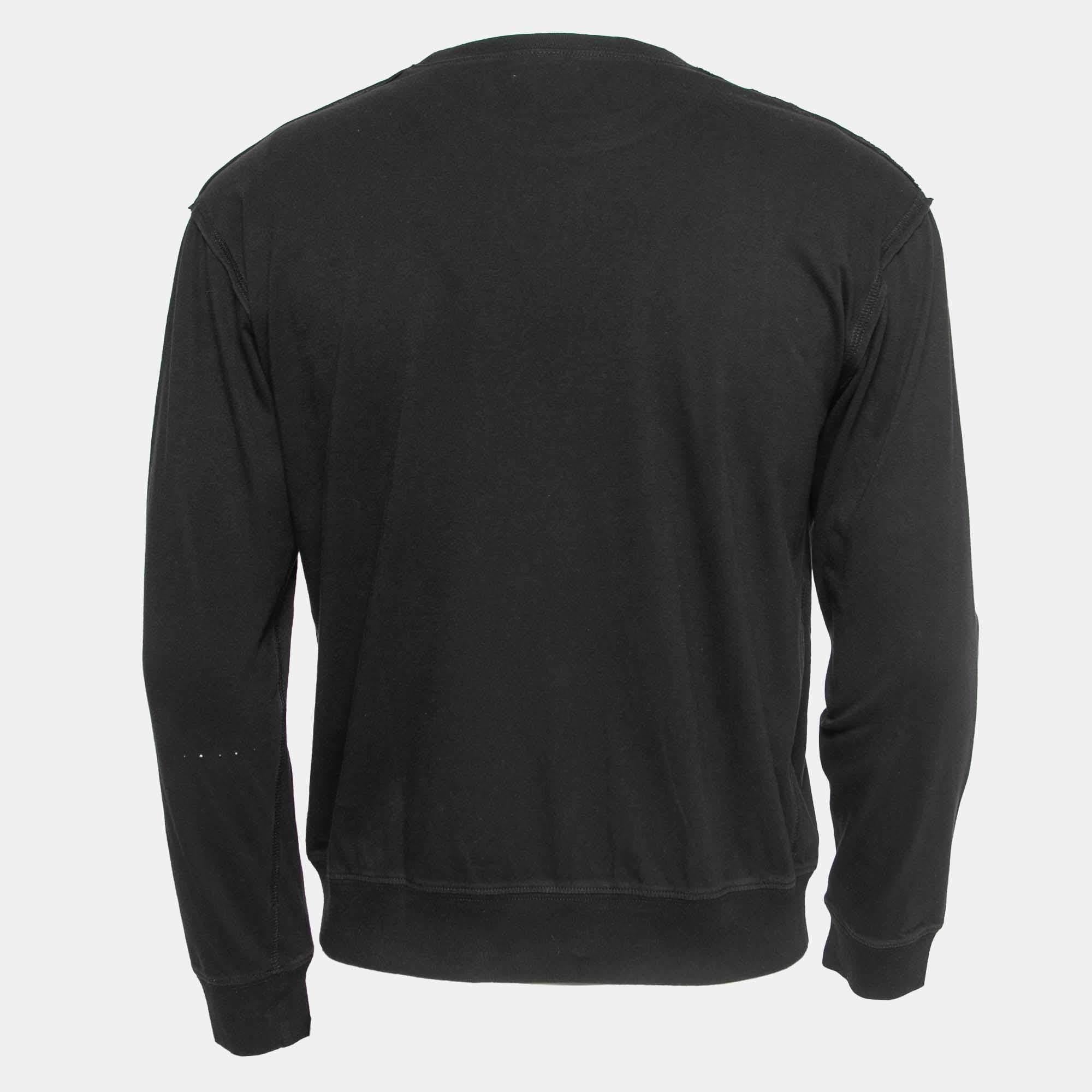 Whether you want to go out on casual outings with friends or just want to lounge around  this t shirt is a versatile piece and can be styled in many ways. It has been made using fine fabric.