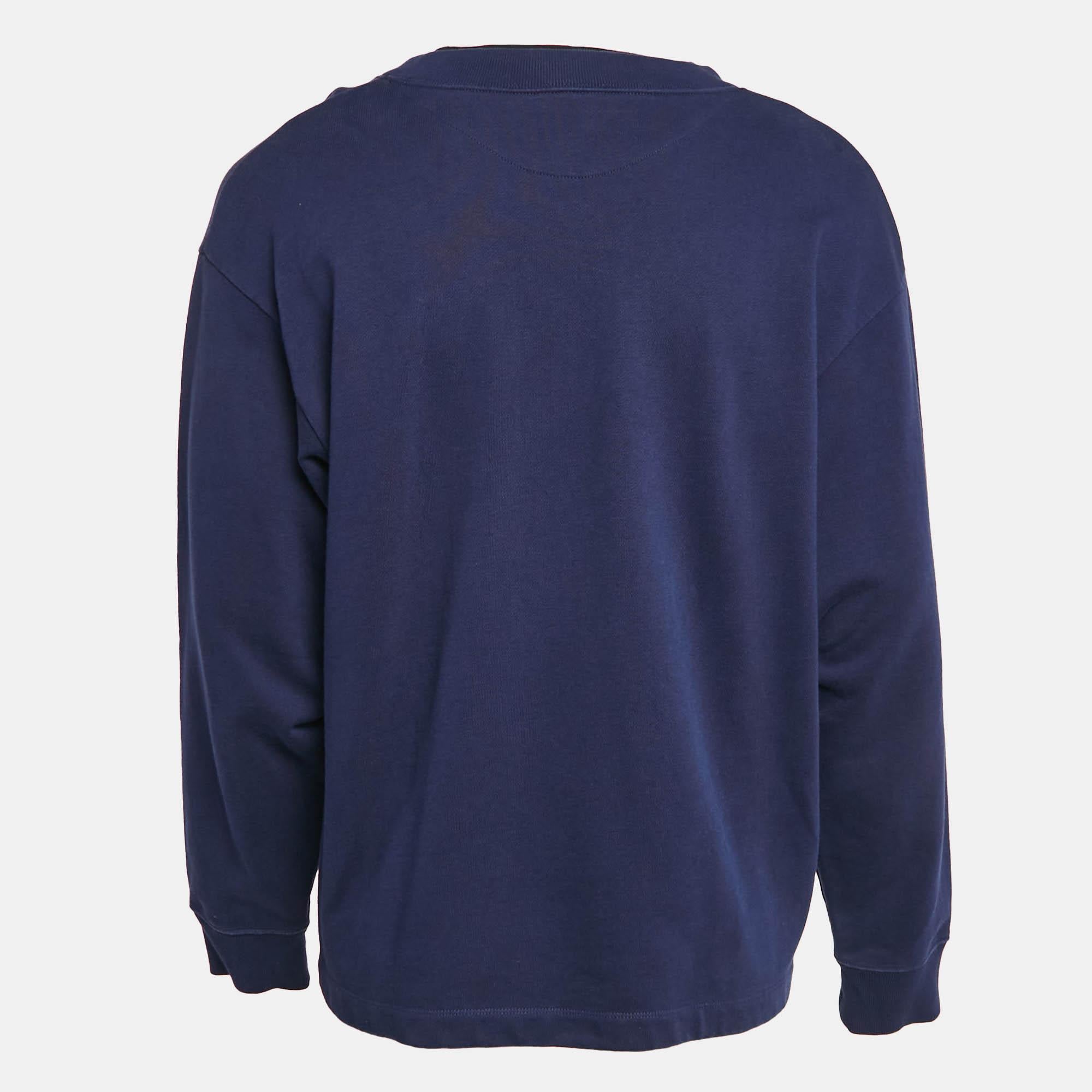 Whether you want to go out on casual outings with friends or just want to lounge around  this sweatshirt is a versatile piece and can be styled in many ways. It has been made using high grade materials  and the creation will go well with basic denim