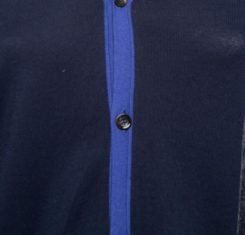 McQ by Alexander McQueen Blauer Strickcardigan mit langen Ärmeln und Knopfleiste L im Zustand „Gut“ im Angebot in Dubai, Al Qouz 2