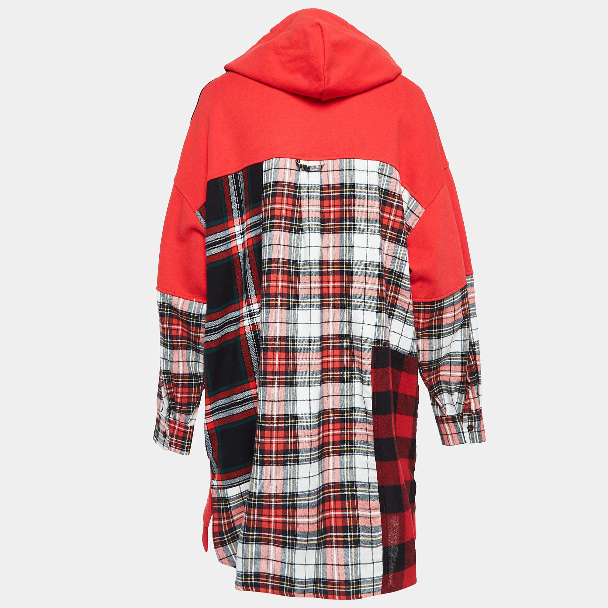 Infondi una dose extra di stile nel tuo abbigliamento con questa giacca di gran moda. Realizzato con materiali di qualità, incarna un'atmosfera contemporanea ed è ricco di caratteristiche funzionali.