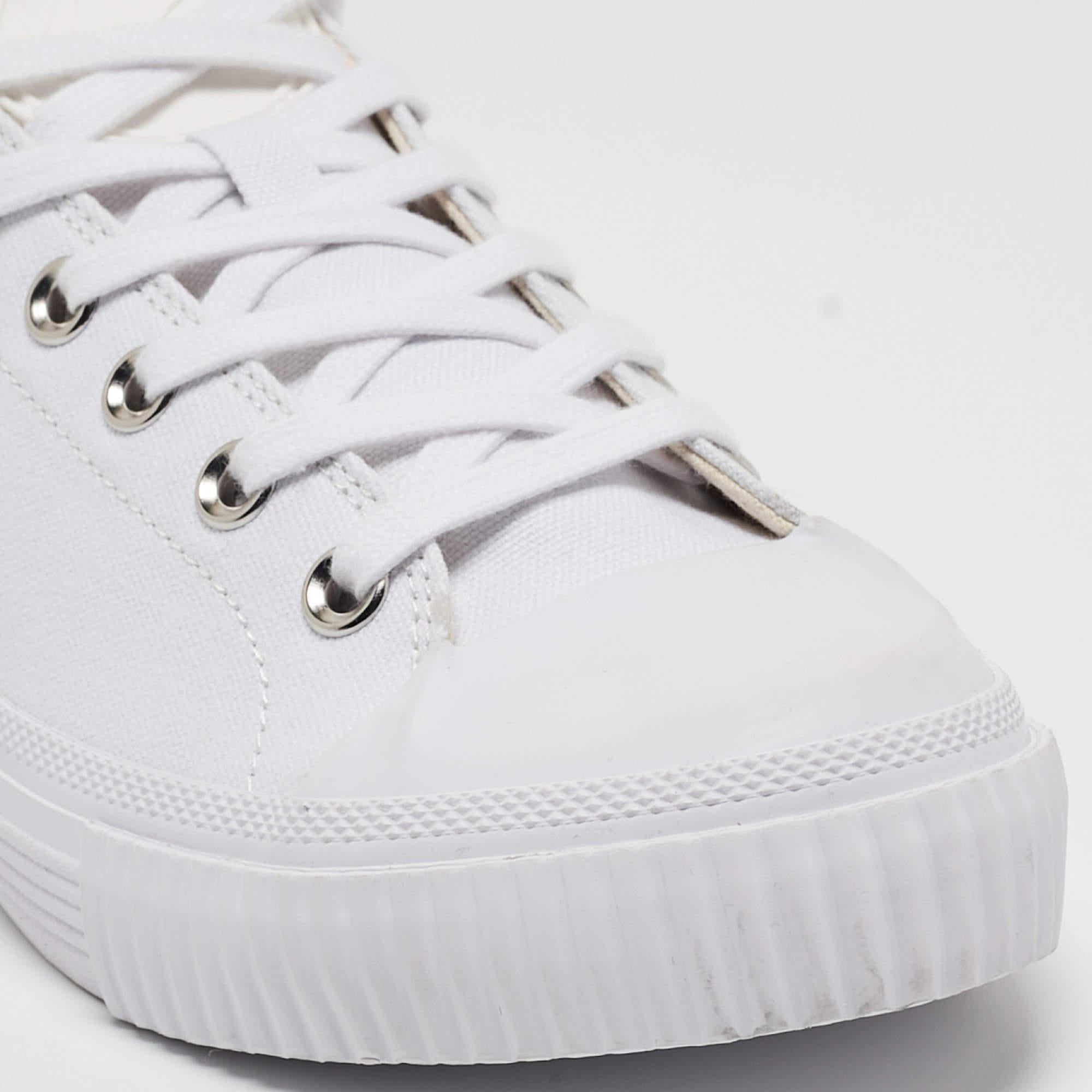 McQ by Alexander McQueen White/Black Canvas Shallow Swarm Sneakers Size 40 3