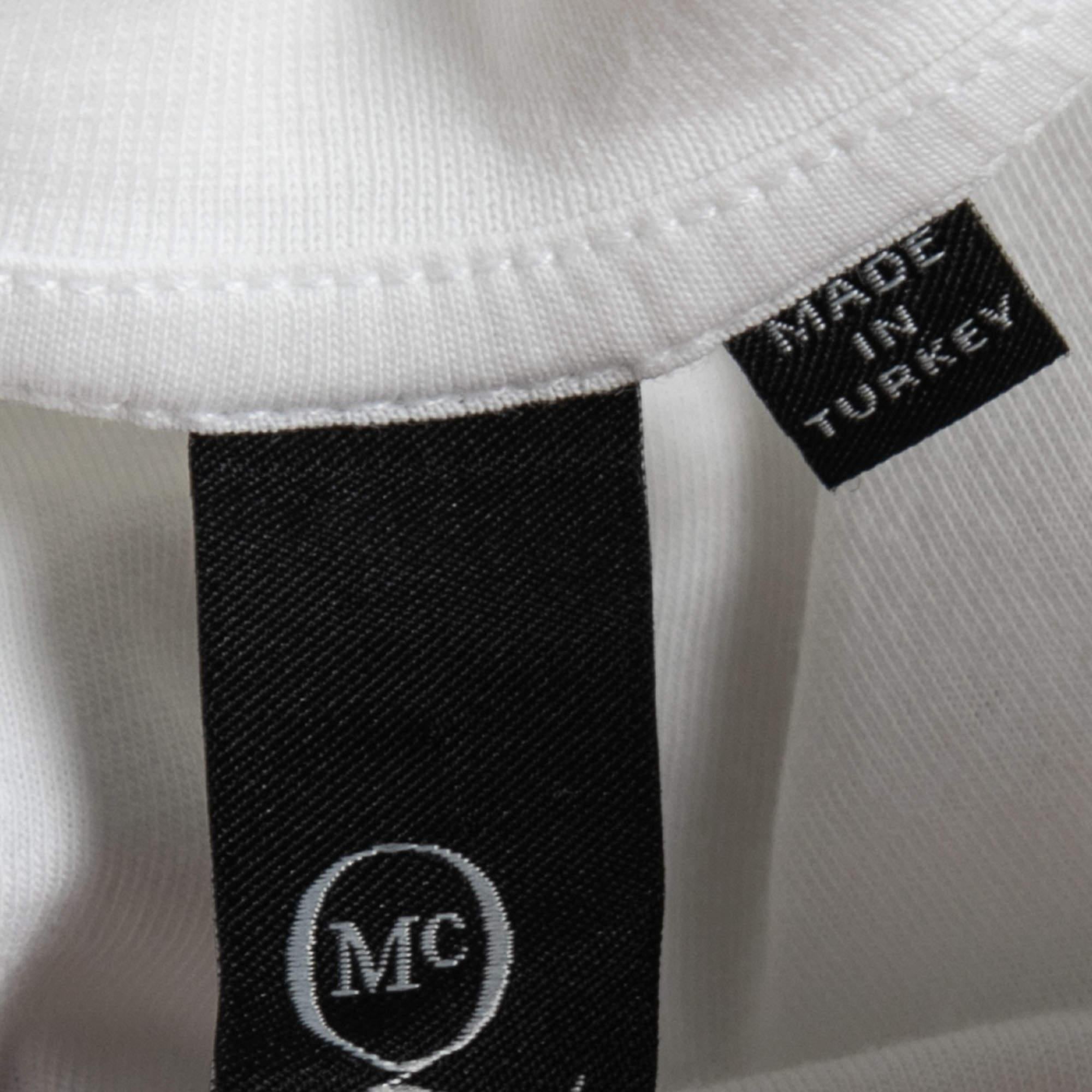 McQ by Alexander McQueen White Logo Print Cotton Crew Neck T-Shirt XS In Good Condition For Sale In Dubai, Al Qouz 2