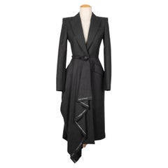McQueen Asymmetrischer Mantel aus Wollmischung, 2019