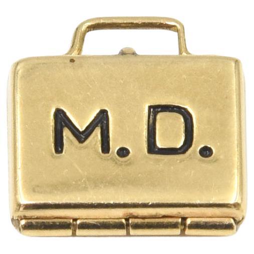 Ciondolo Charm MD Doctor Briefcase con smalto Baby Person all
interno in oro giallo 14k in vendita