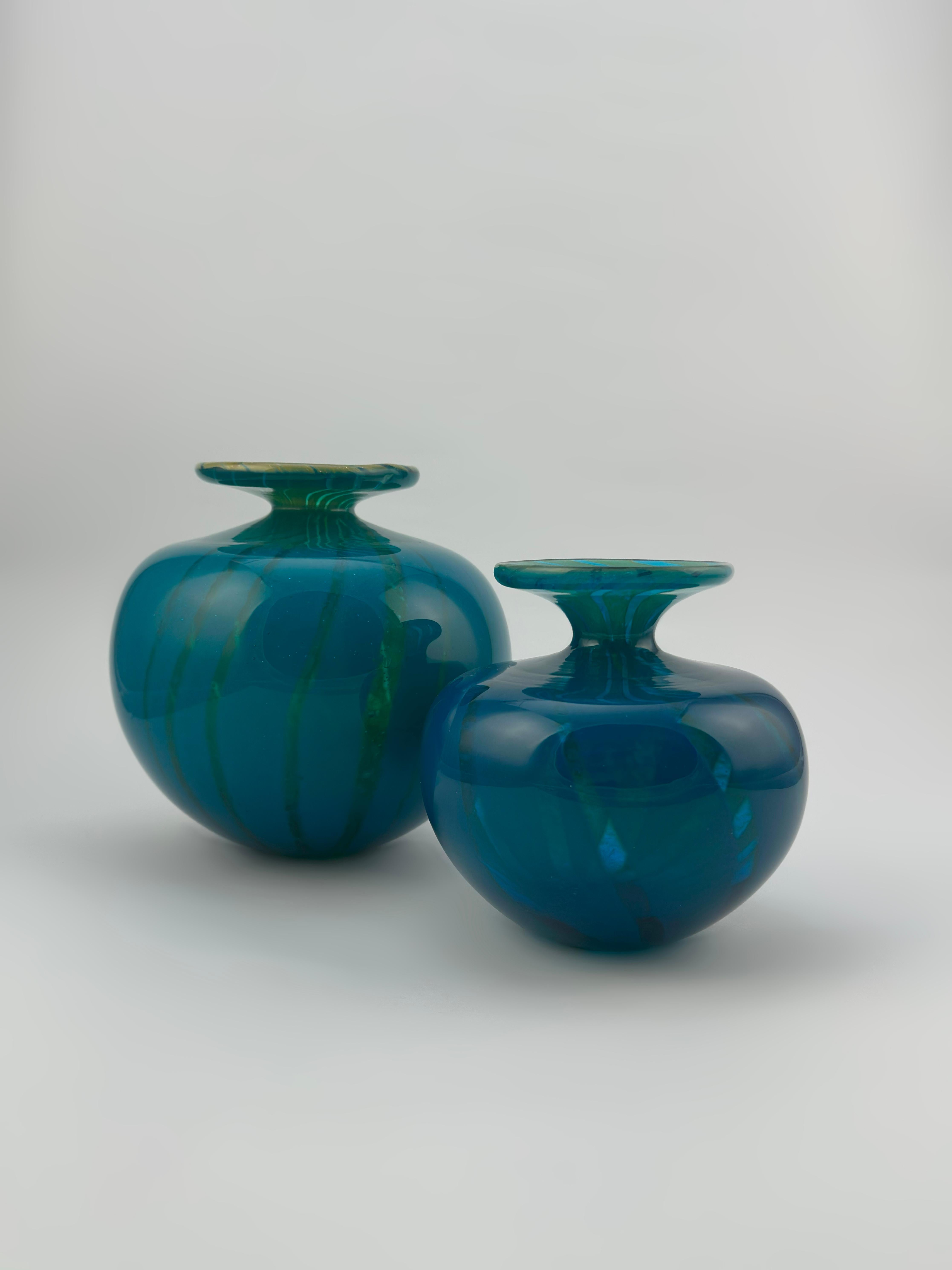 Fine XX secolo Vaso a bottiglia 'Ming' in vetro Mdina Glass blu e turchese, Malta, anni '70 in vendita