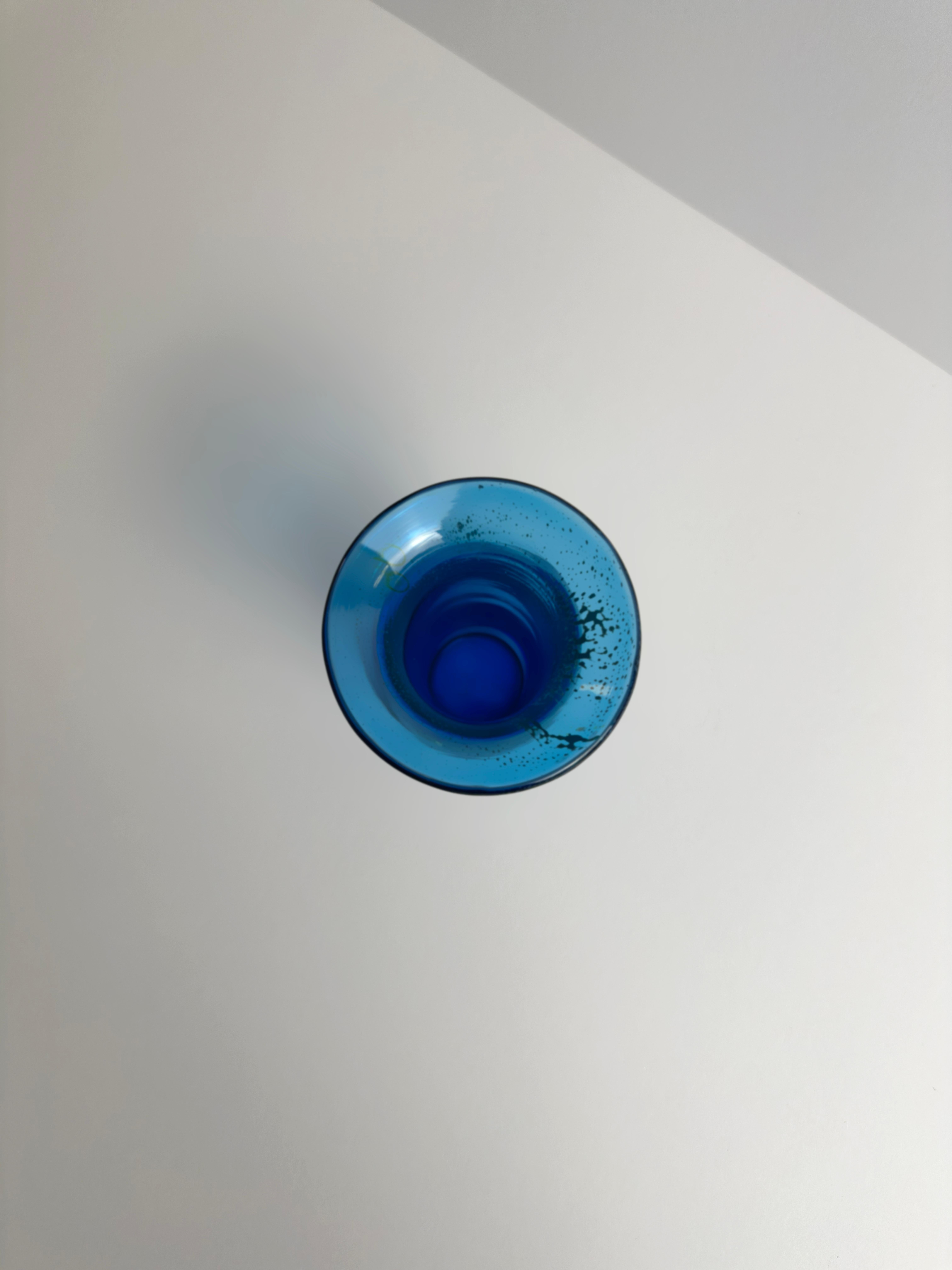 Fin du 20e siècle Vase en verre Mdina Glass en bleu et jaune, Malte, 1970 en vente