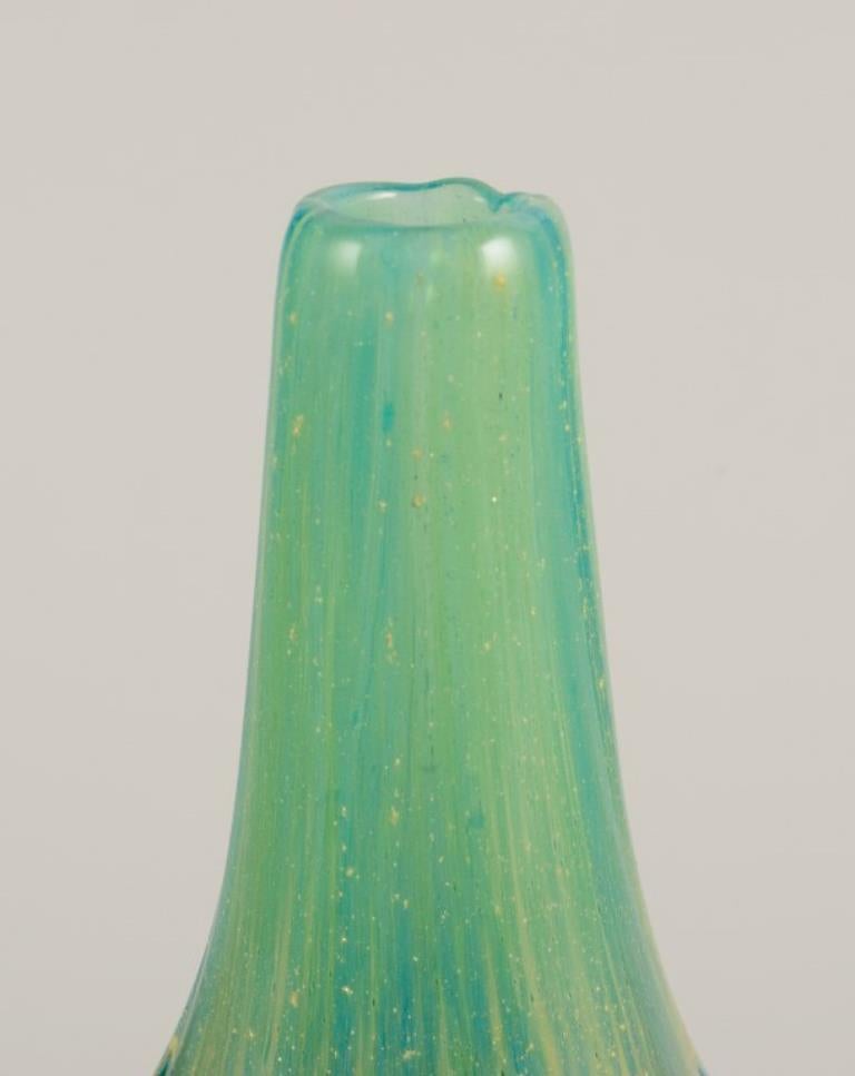 Fin du 20e siècle Mdina, Malte. Vase unique en verre d'art. Environ 1970 en vente