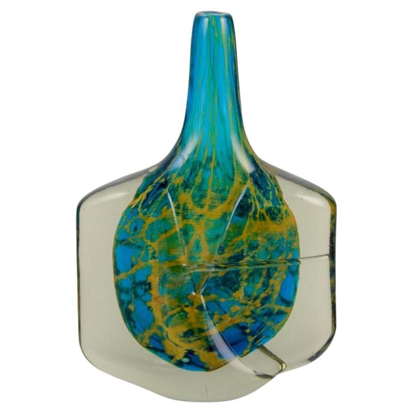 Mdina, Malte Vase unique en verre d'art.  Forme ronde avec un col étroit.