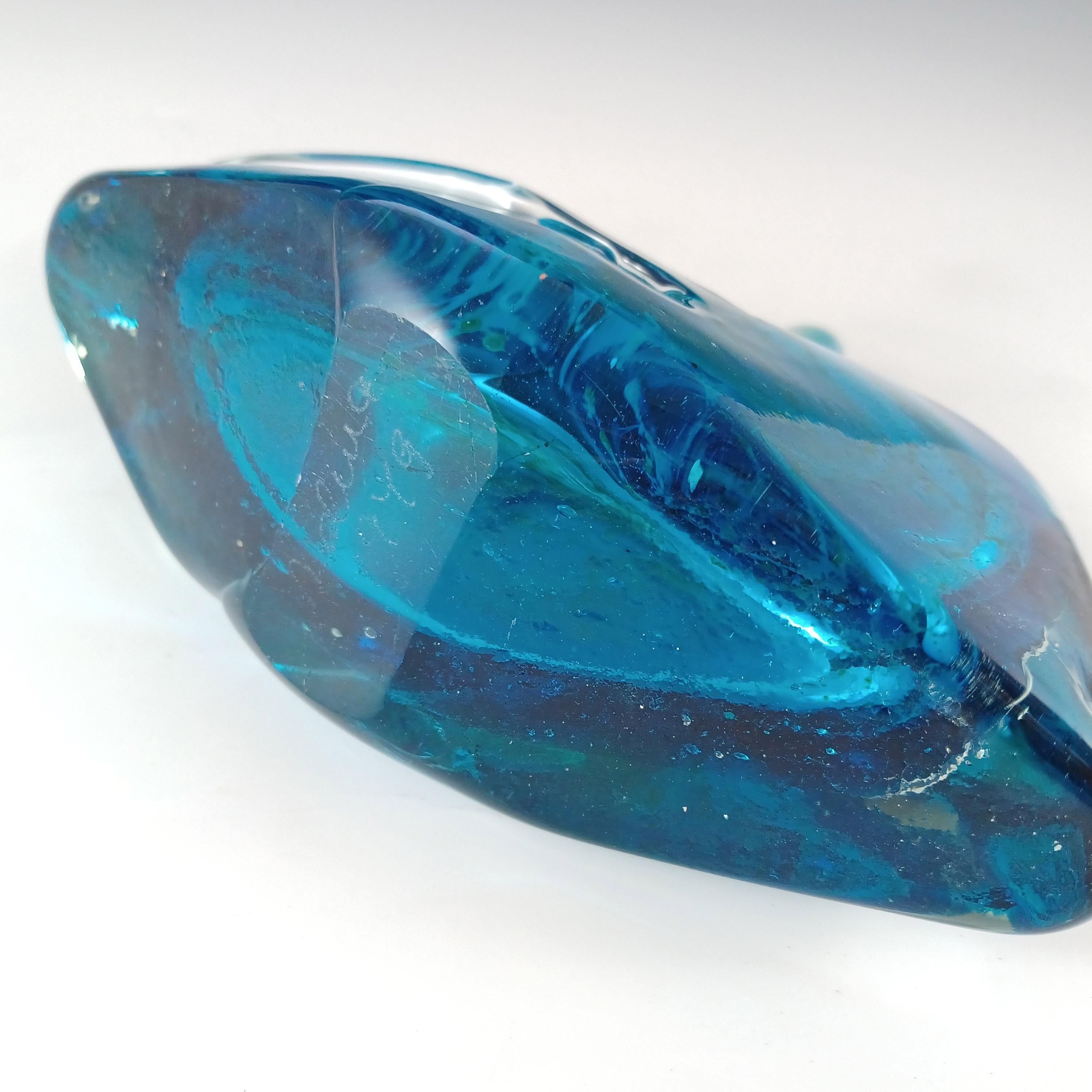 Mdina Maltese Blue Glass 'Fish' / 'Axe Head' Vase - Signed 1979 For Sale 3