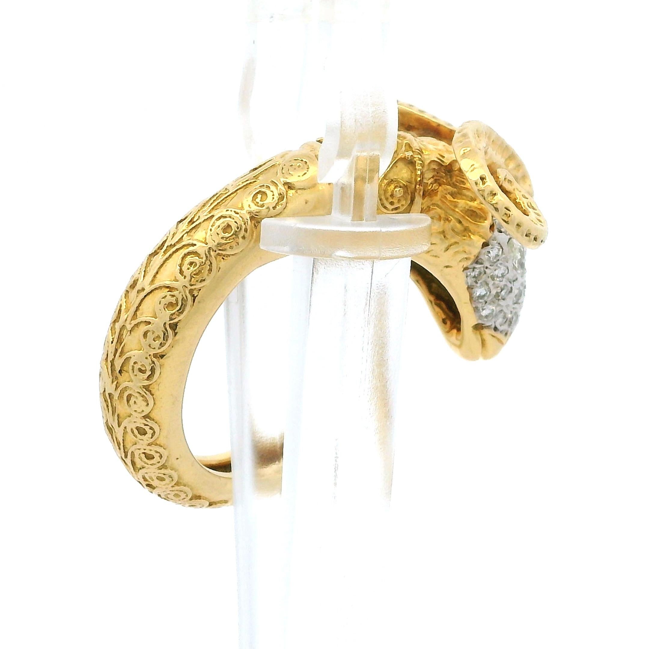 MDJ Jewels Bague tête de bélier en or jaune 18 carats avec diamants marquises et pavés en vente 4