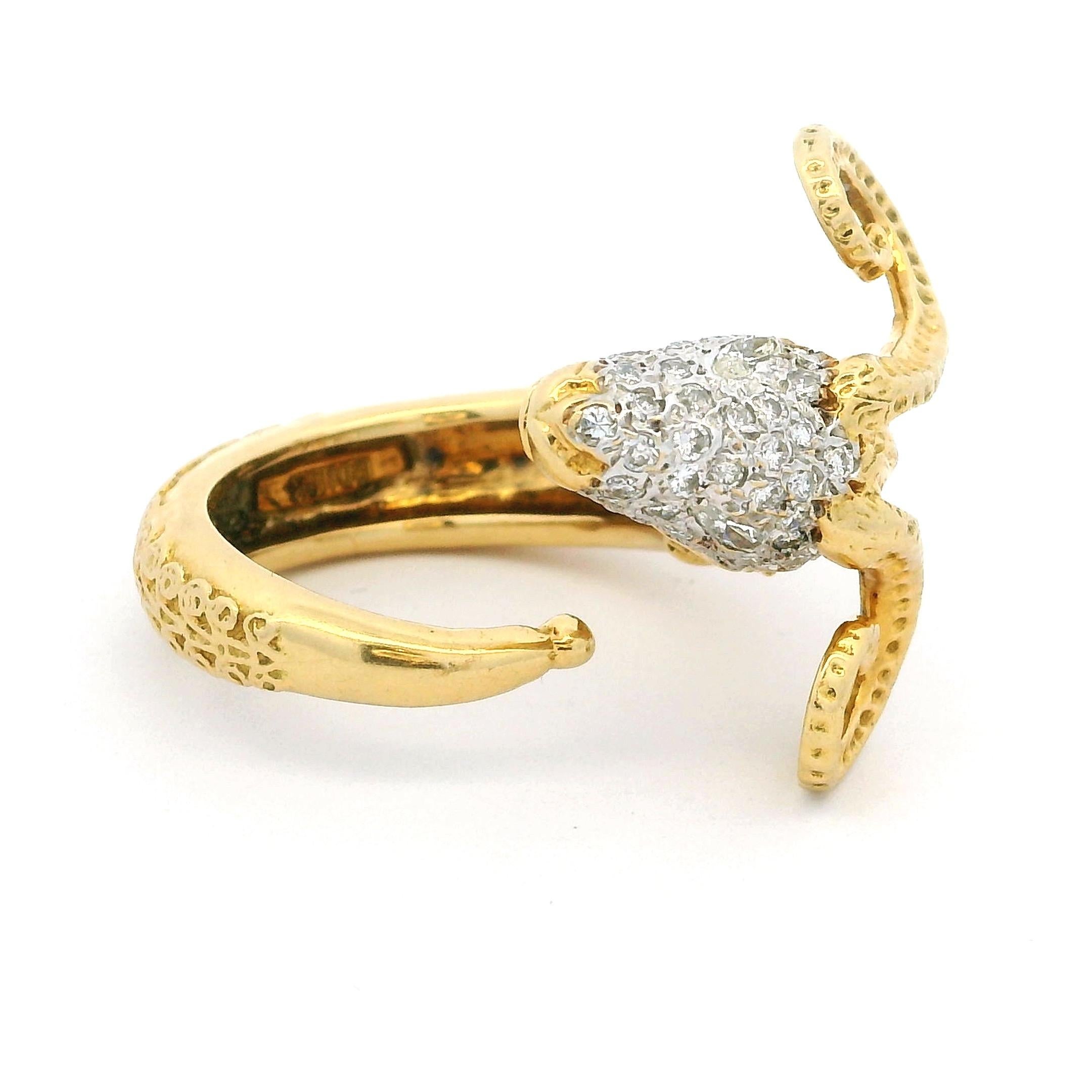 Taille Marquise MDJ Jewels Bague tête de bélier en or jaune 18 carats avec diamants marquises et pavés en vente