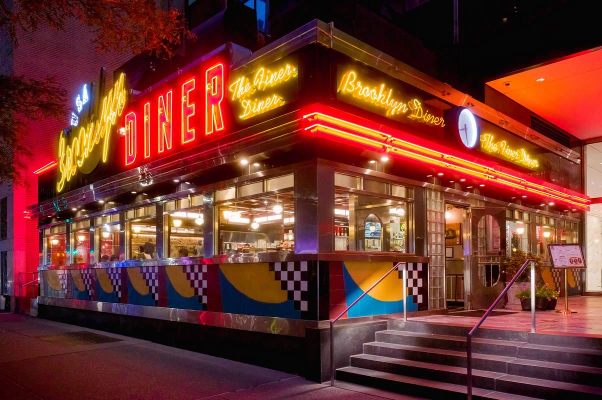 Médéric Morel Color Photograph - Diner Manhattan
