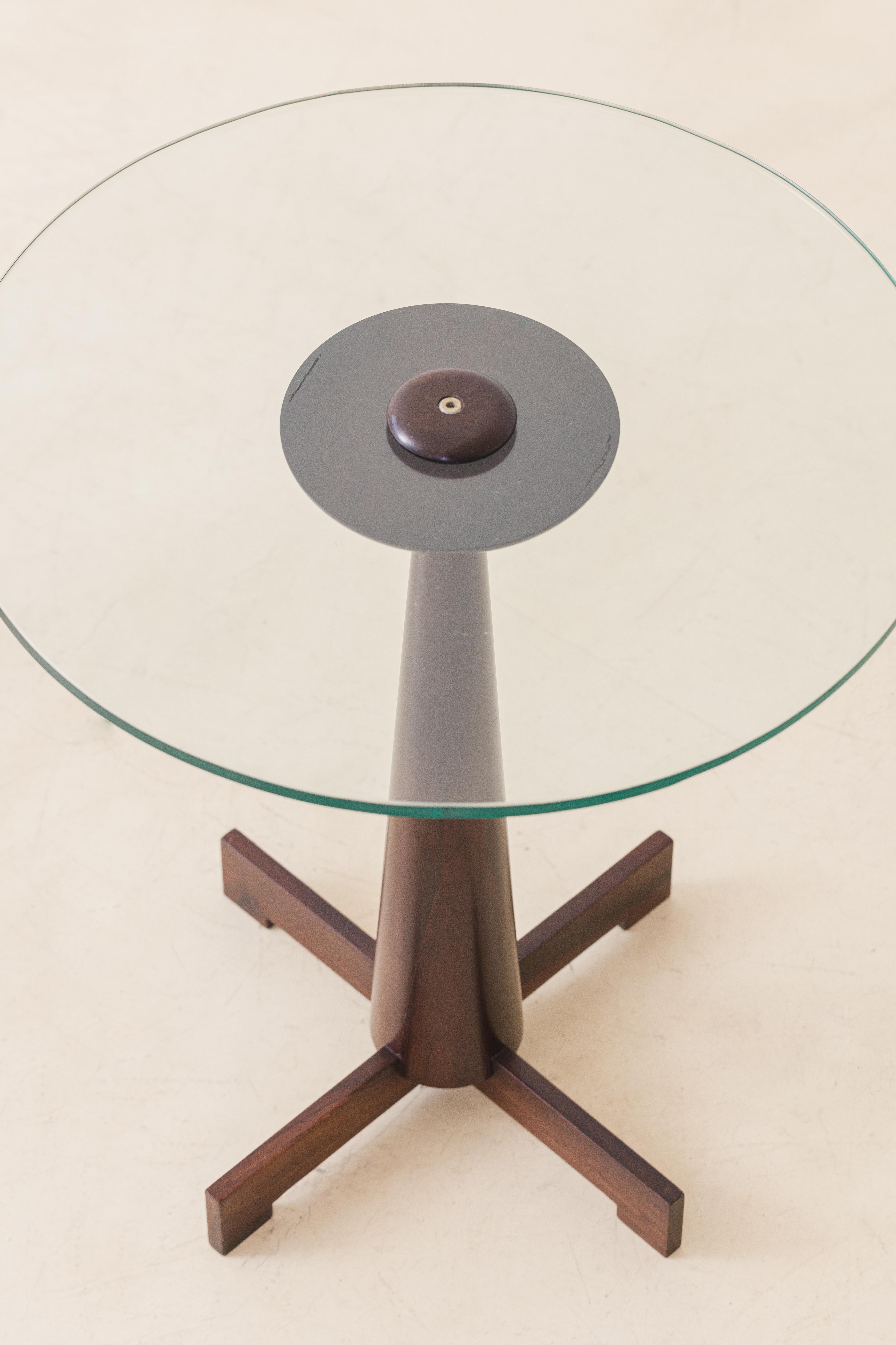 Mid-Century Modern Tables d'appoint Me 508 de Jorge Zalszupin, bois de rose et verre, Brésil, vers 1959 en vente