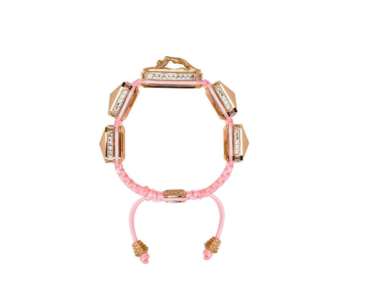 3D-Mikroskulptur in 18k Gold und Diamanten Armband mit rosa Schnur von MyLife (Moderne) im Angebot