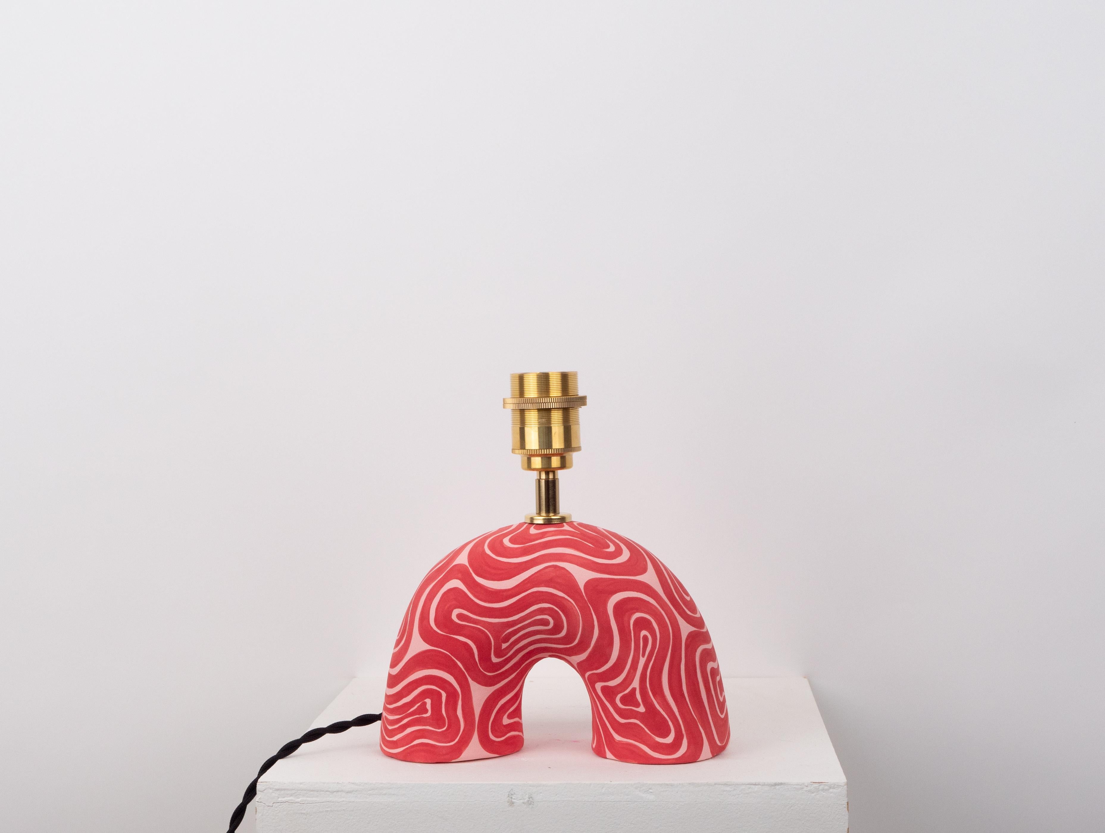 English 'Me' Table Lamp - Red & Pink Swirl (Matte) For Sale