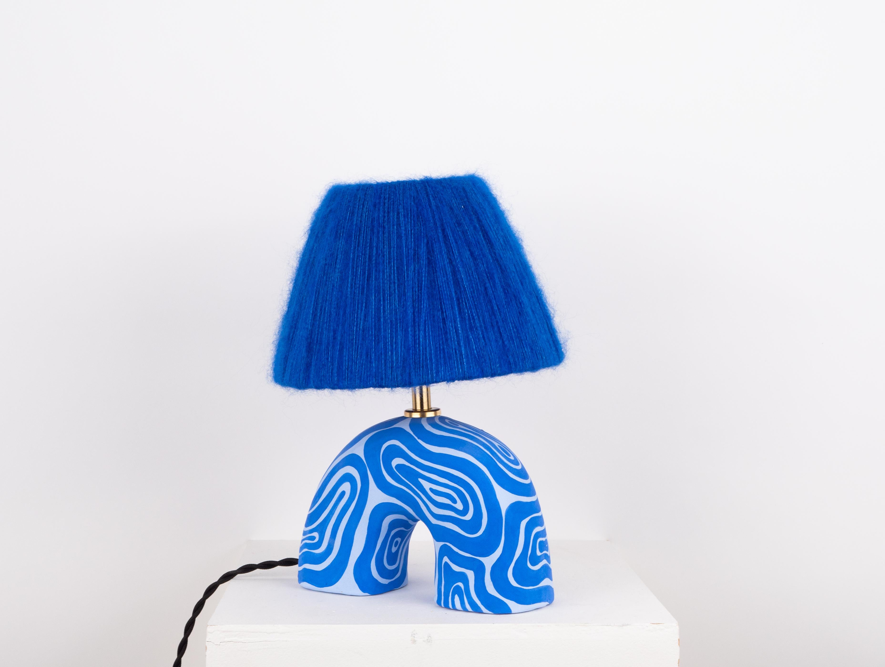 XXIe siècle et contemporain Lampe de table « Me » - Swirl bleu bicolore (Matte) en vente