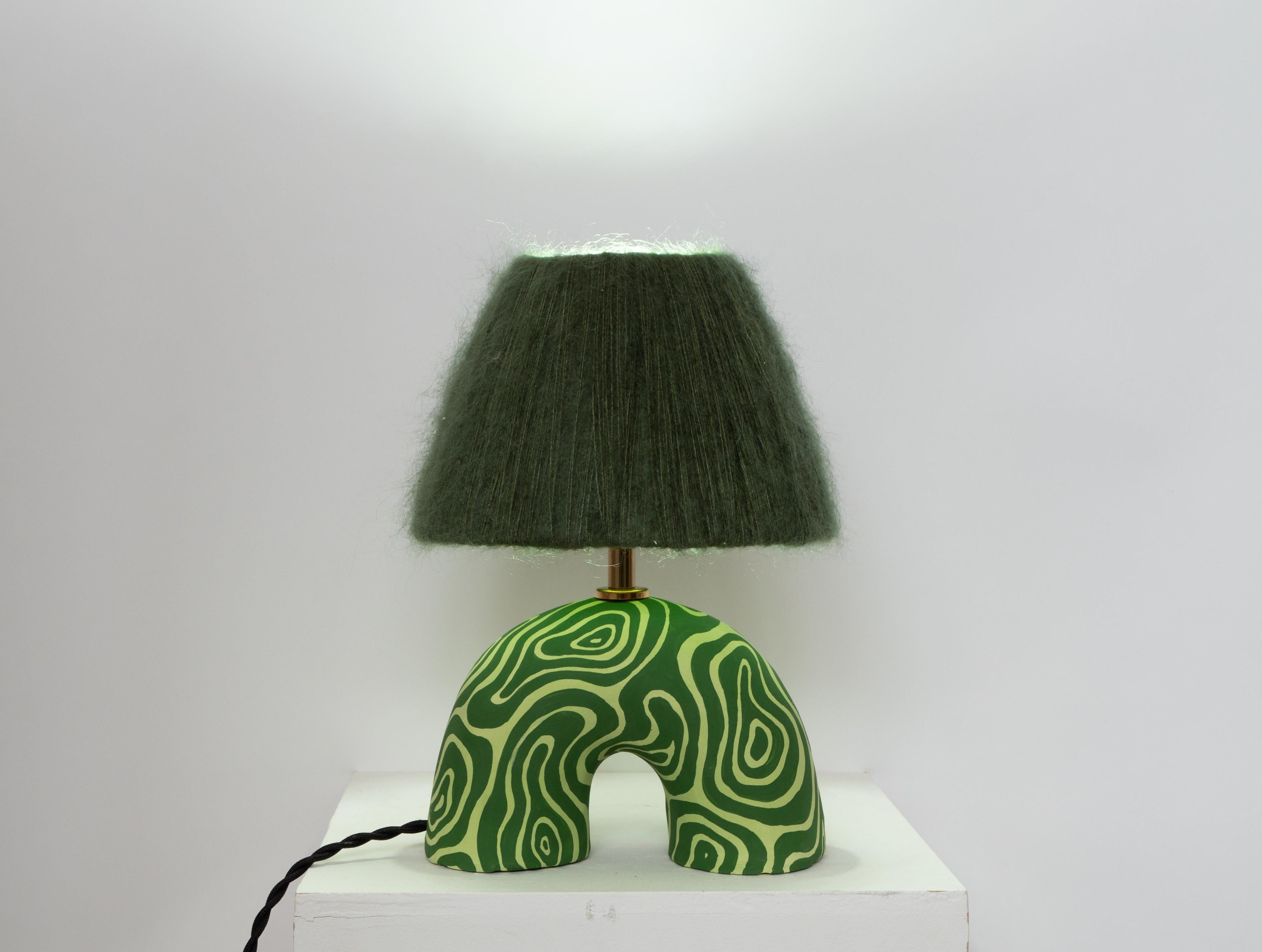 Anglais Lampe de table « Me » - Tourbillon vert bicolore (Matte) en vente