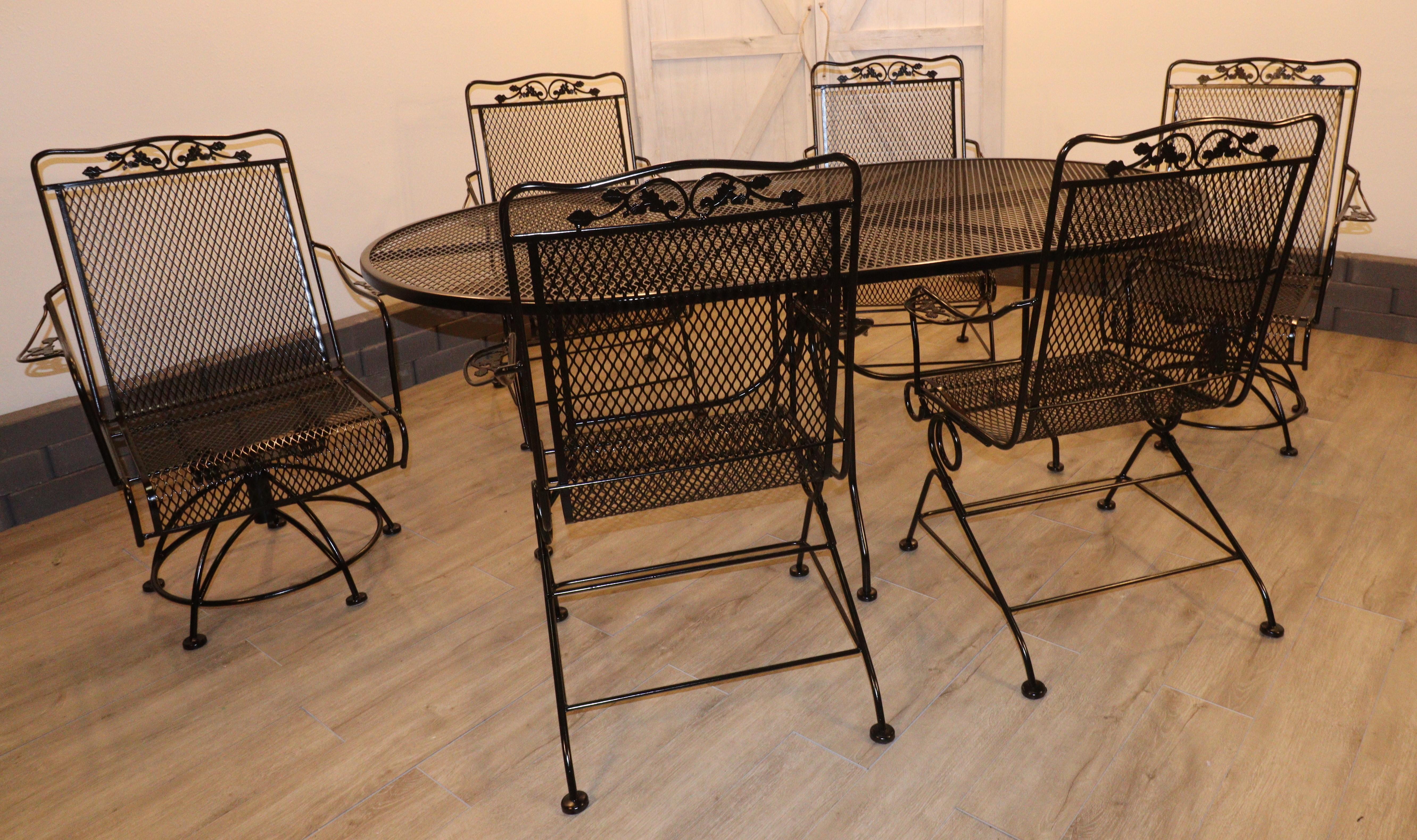 Americano Meadow Craft Ghiandaia e foglie di Oak Set da patio per famiglie in ferro battuto Sei sedie e tabellone in vendita