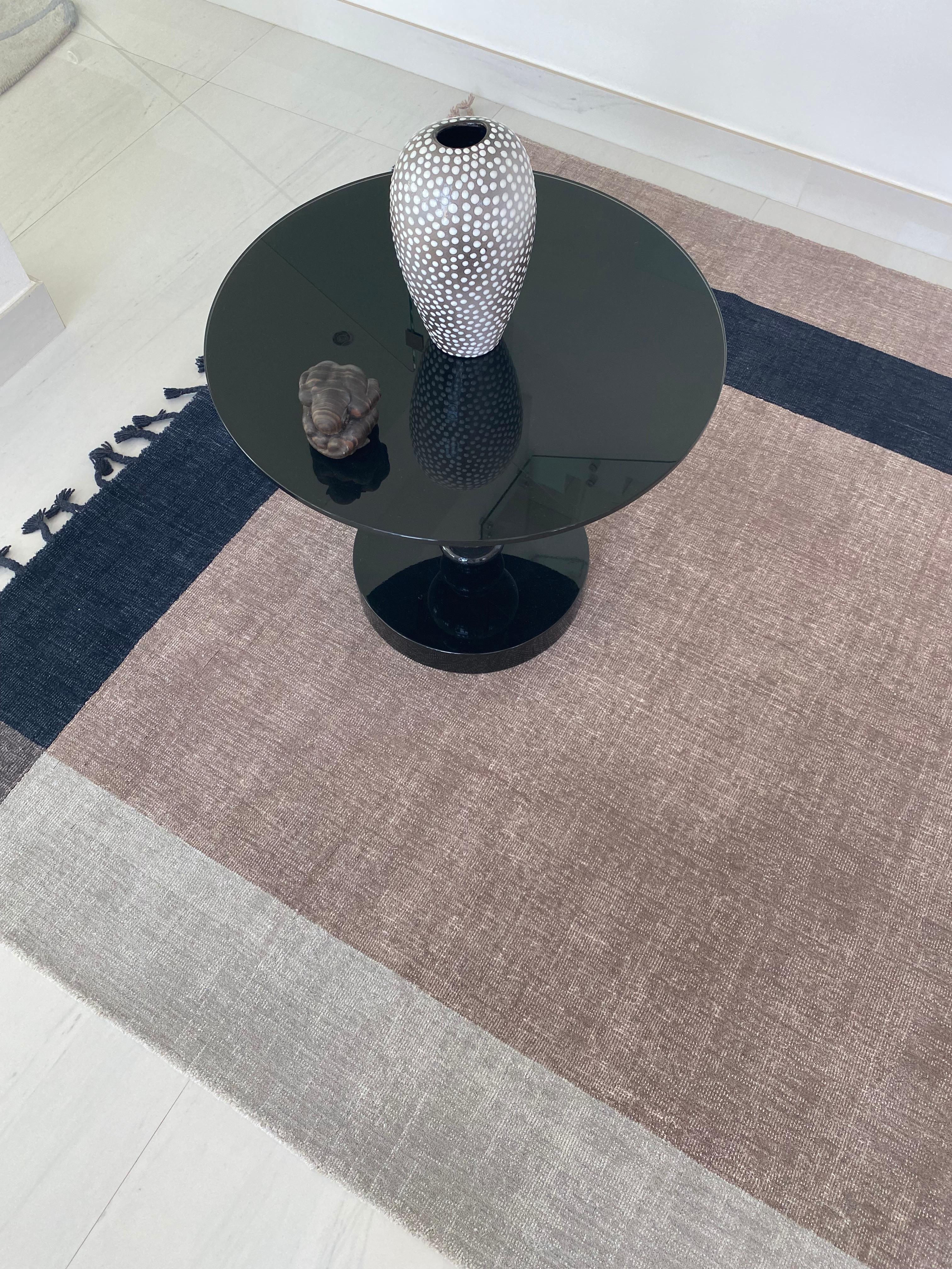 Teppich Meadow -Carpet Geometrisches Braun Beige Schwarz Neutral Flachgewebe Wolle Handgefertigt im Zustand „Neu“ im Angebot in Dubai, Dubai