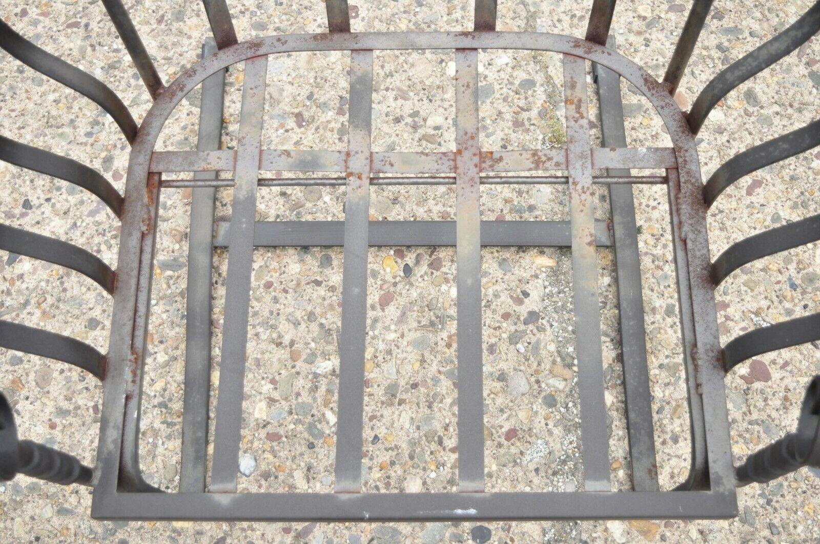 Fer forgé Fauteuil de patio de Meadowcraft Athens à sièges profonds et dossier haut en fer forgé en vente
