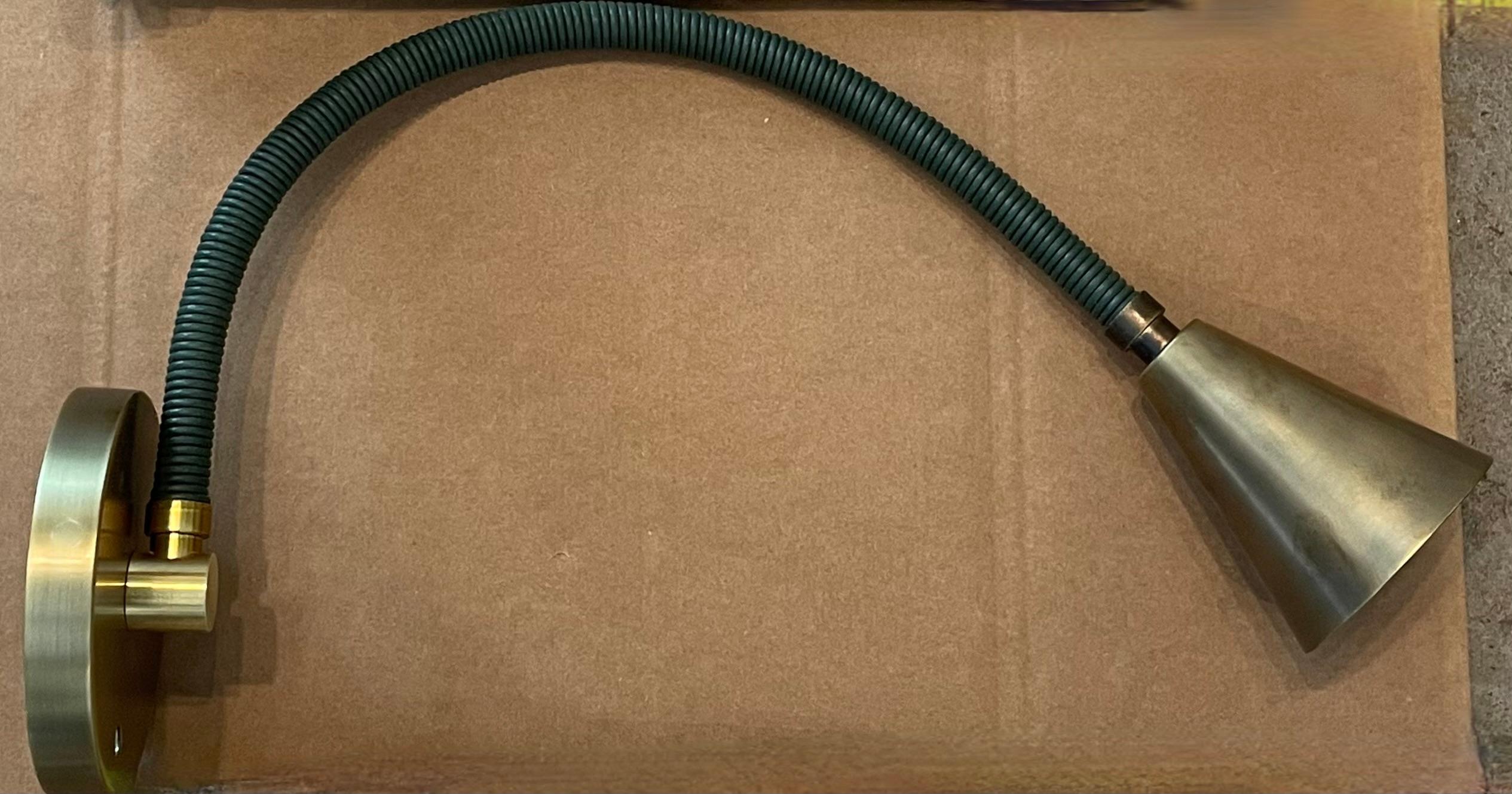 Lámpara Meander con brazo flexible más largo envuelto en cuero Siglo XXI y contemporáneo en venta