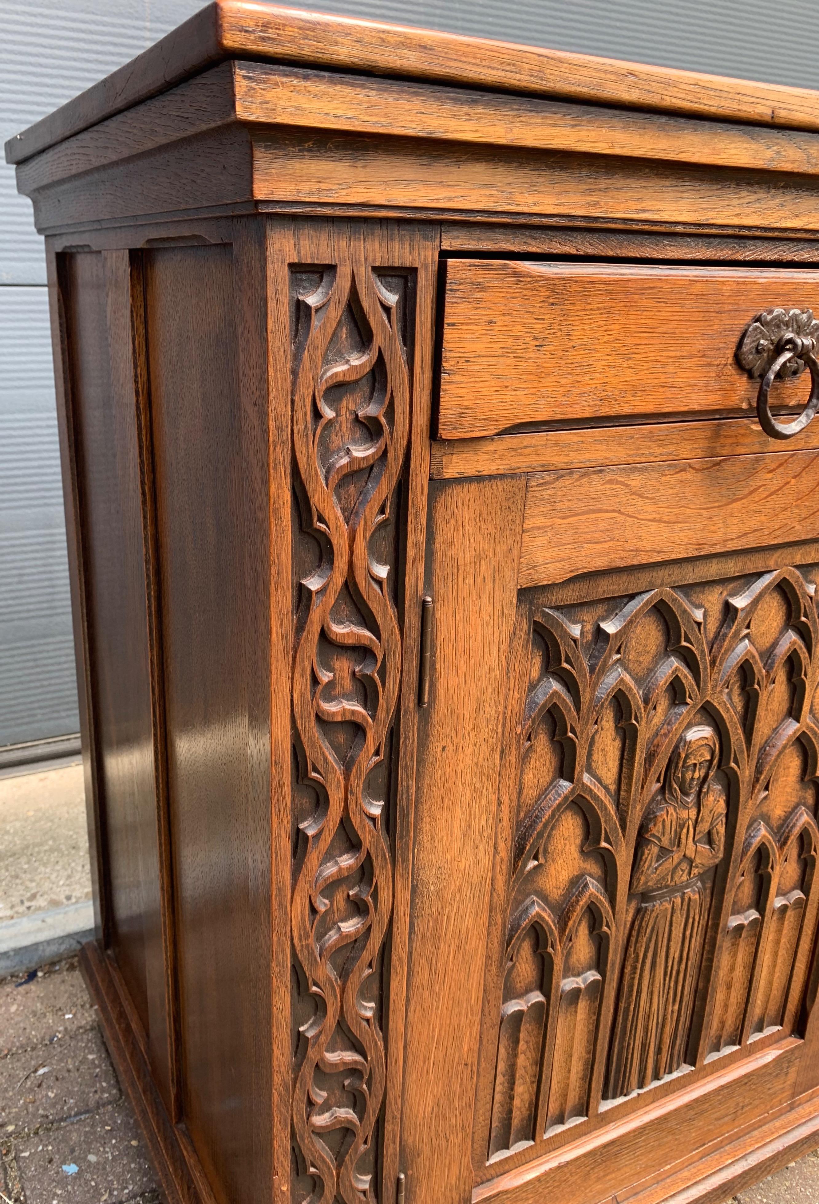 Meaningful Gothic Revival Cabinet / Small Credenza with Praying Nun Sculptures In Good Condition In Lisse, NL