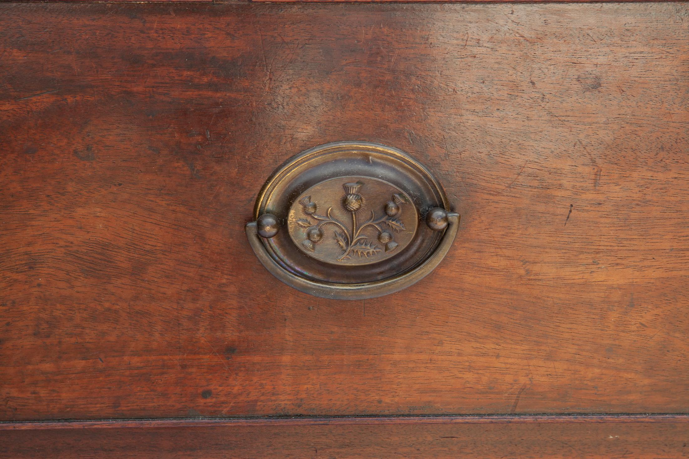 Antique Georgian Mahogany Four Drawer Chest In Good Condition In Malibu, CA