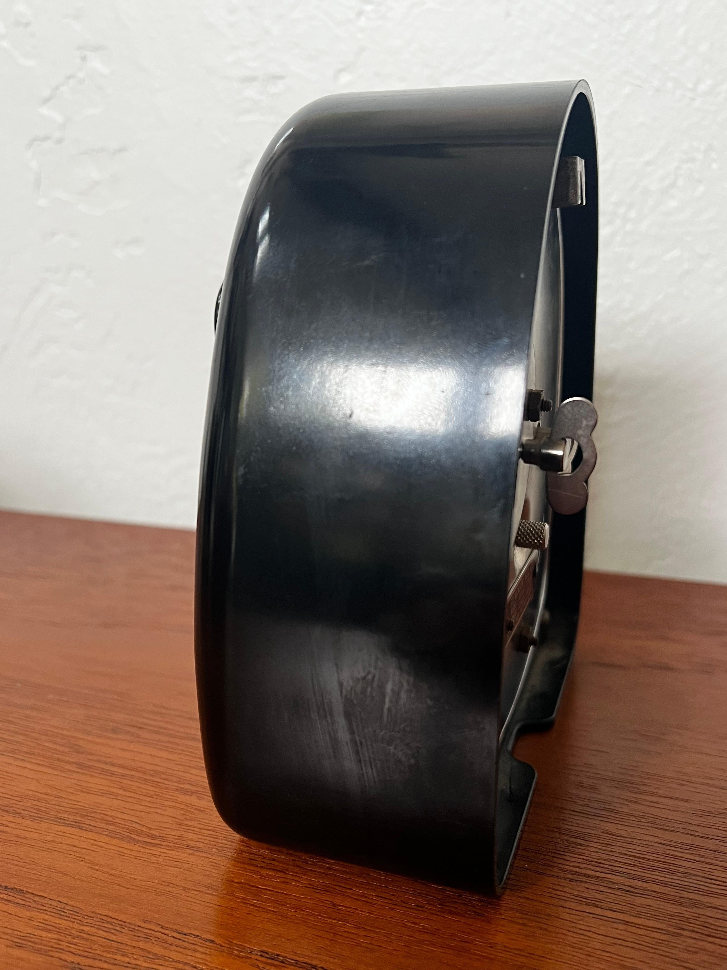 Horloge Mesurée d'Isamu Noguchi Bon état - En vente à Oklahoma City, OK