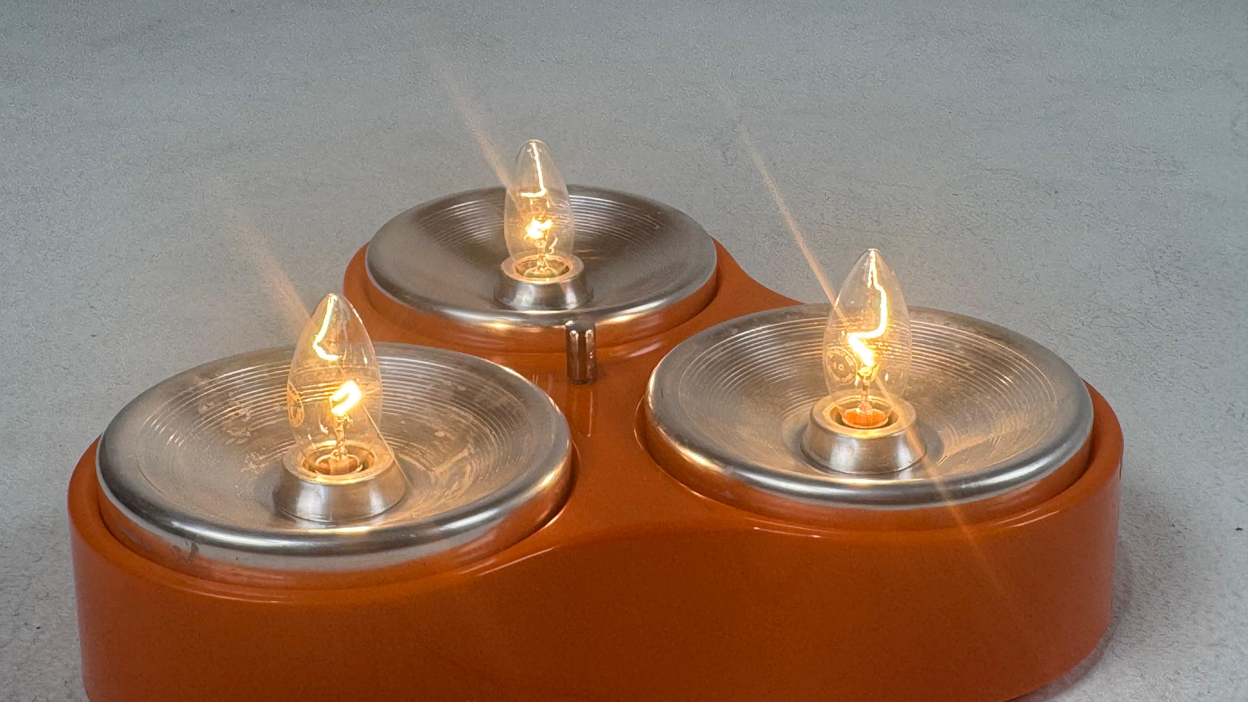 Aluminium Plafonnier/applique Meblo de Guzzini, modèle 5032 en vente